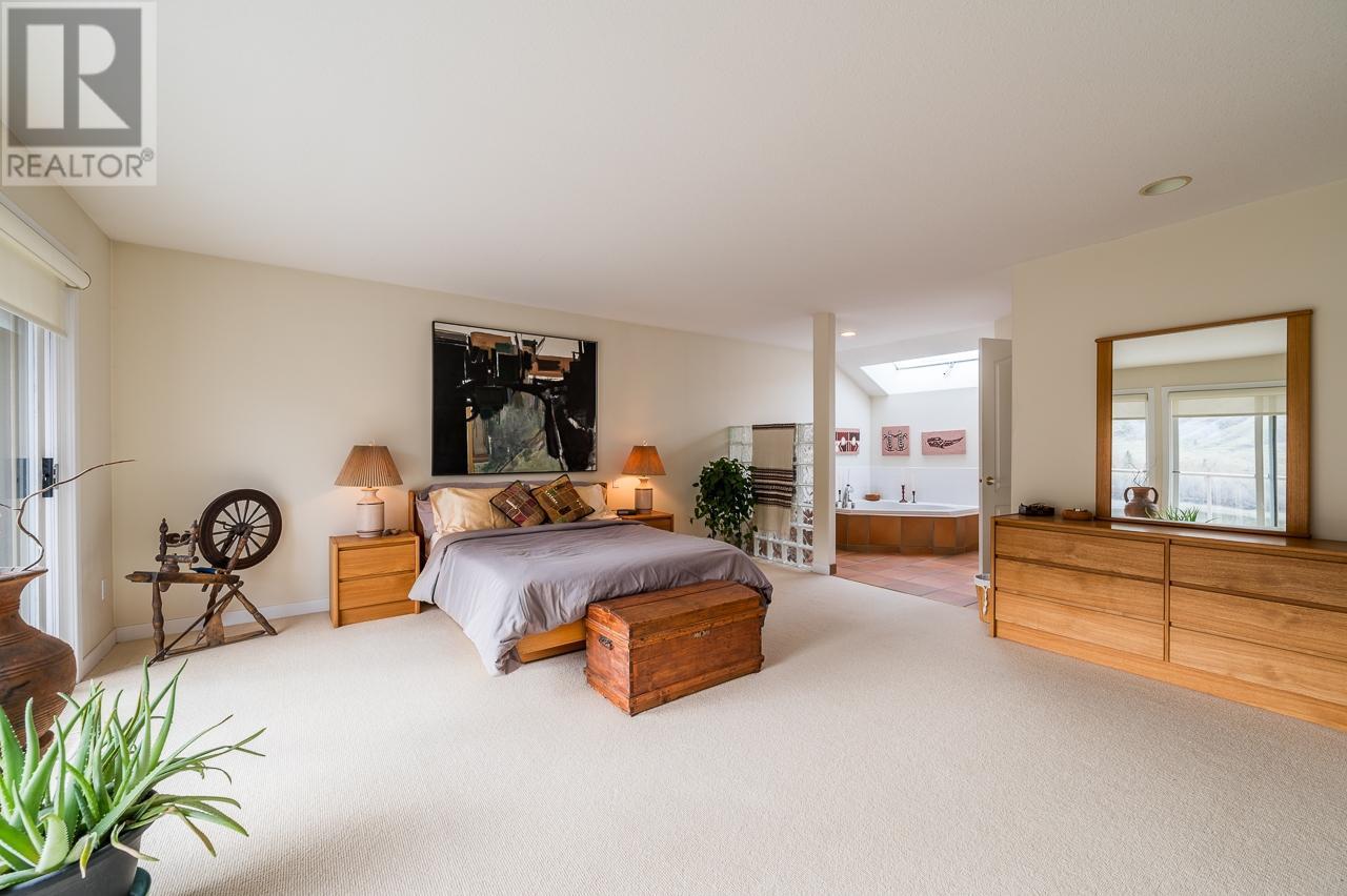 604 Stansfield Road, Kamloops, British Columbia  V2B 6M3 - Photo 5 - 10345868