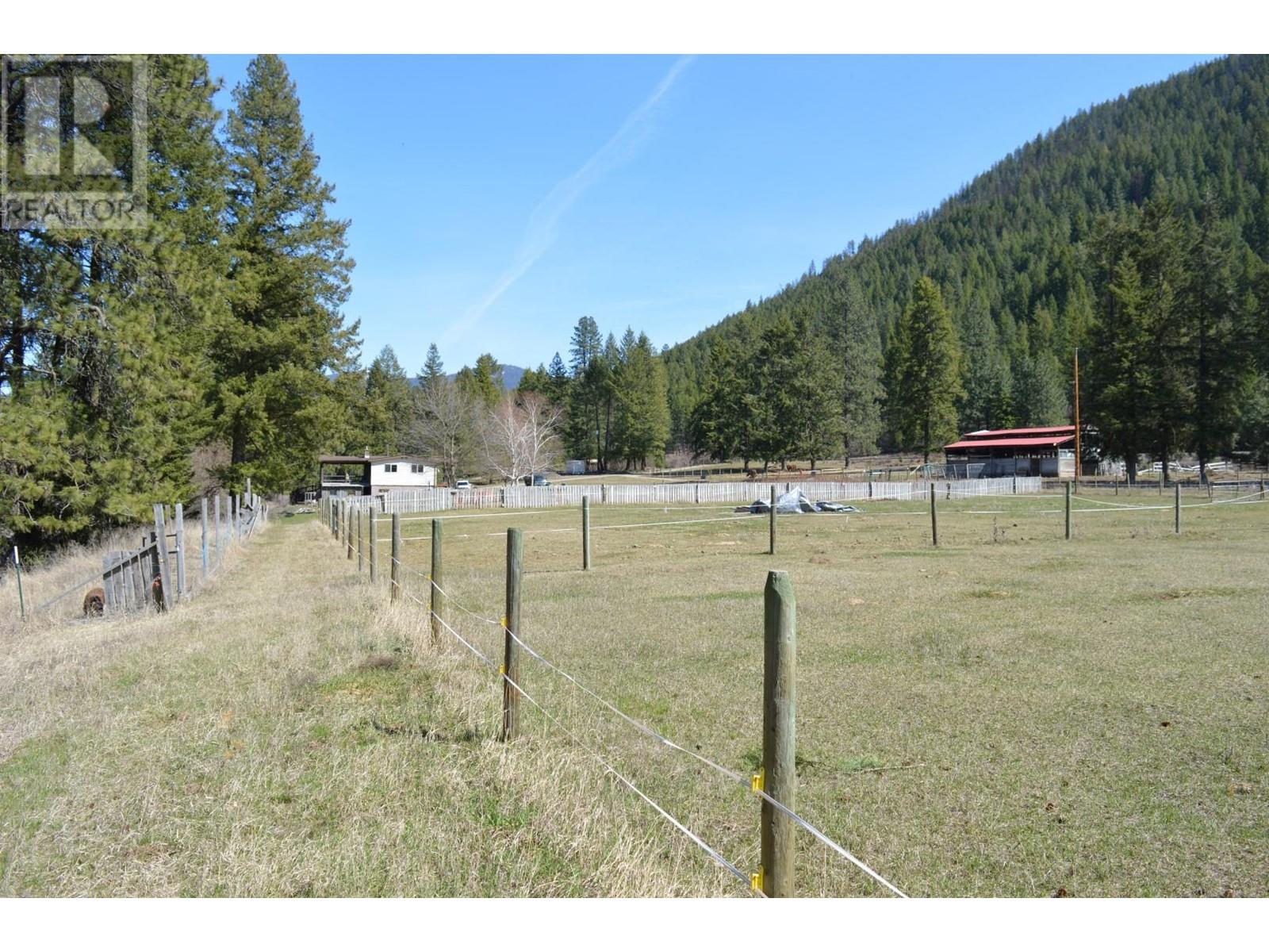 855 Ponderosa Drive, Christina Lake, British Columbia  V0H 1E0 - Photo 16 - 10345915