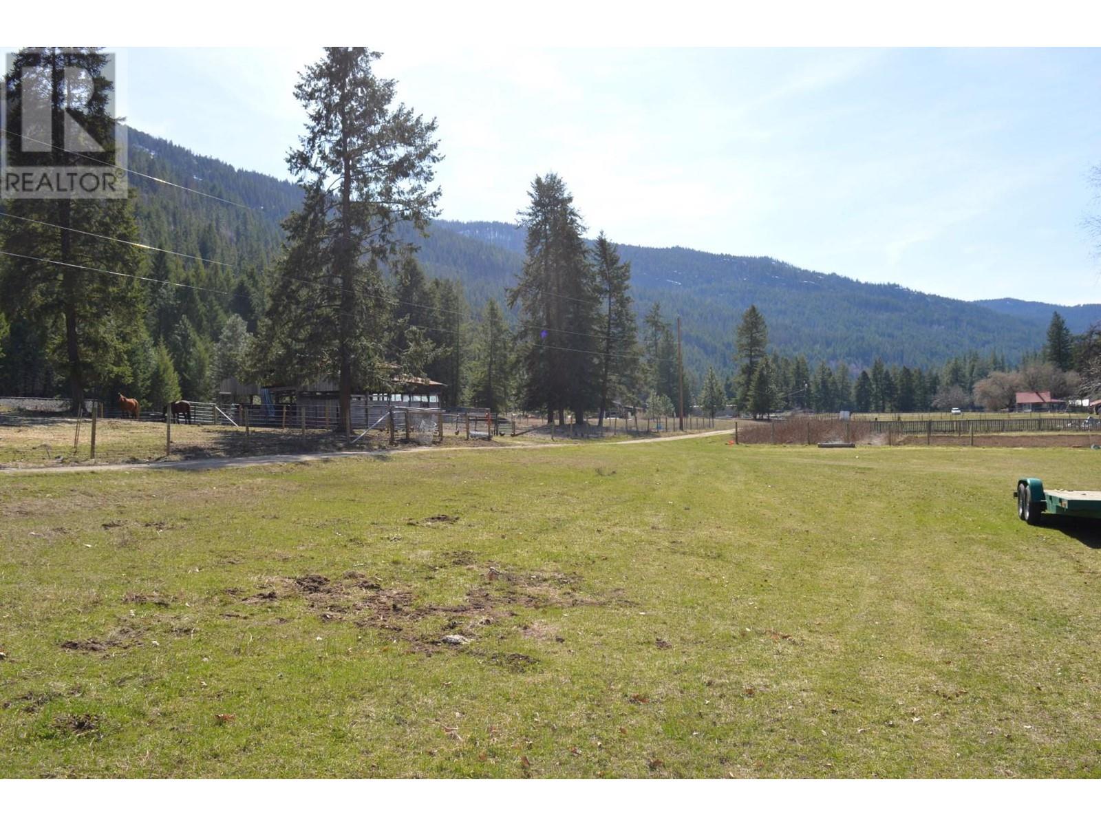 855 Ponderosa Drive, Christina Lake, British Columbia  V0H 1E0 - Photo 30 - 10345915