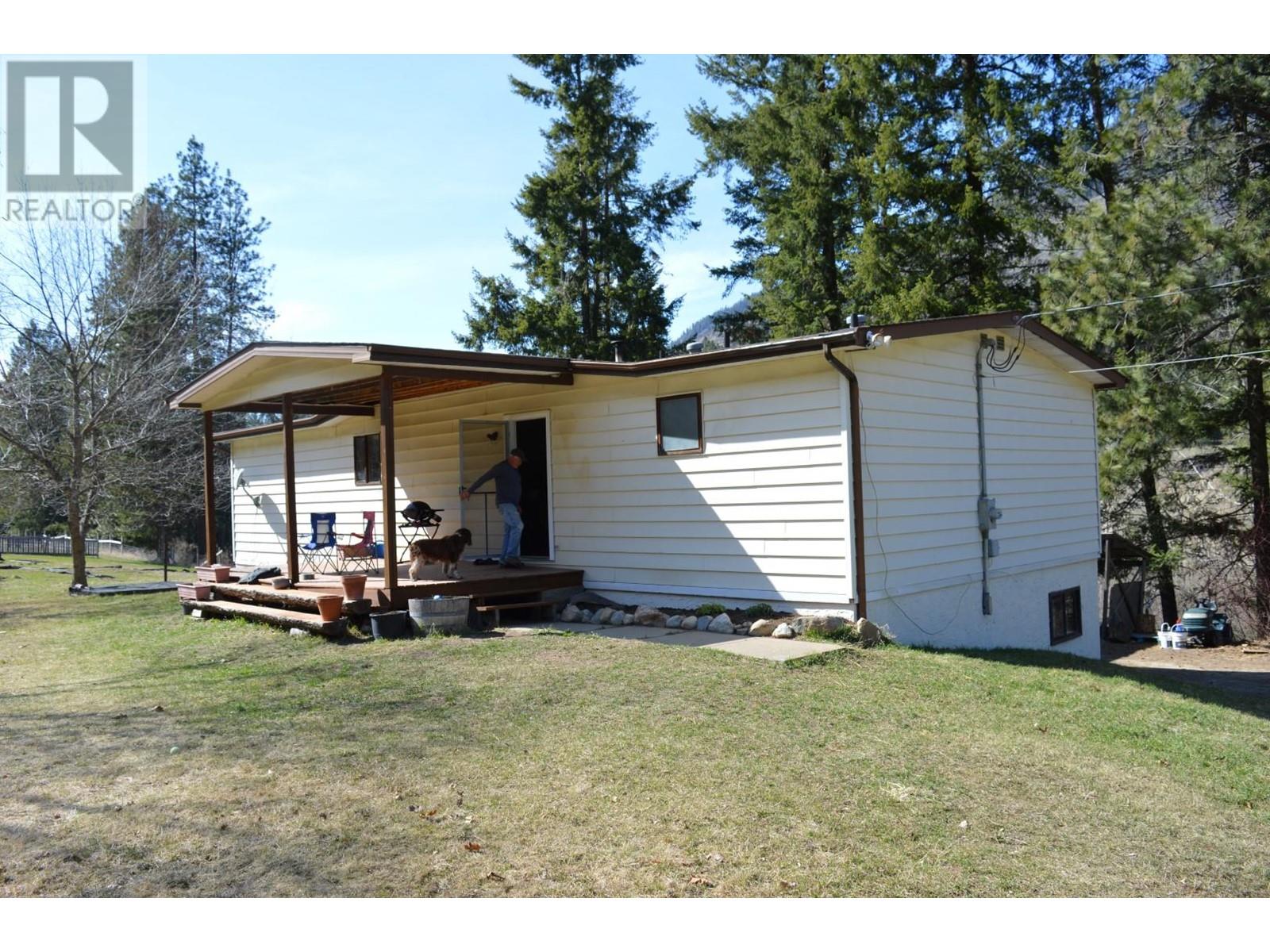855 Ponderosa Drive, Christina Lake, British Columbia  V0H 1E0 - Photo 31 - 10345915