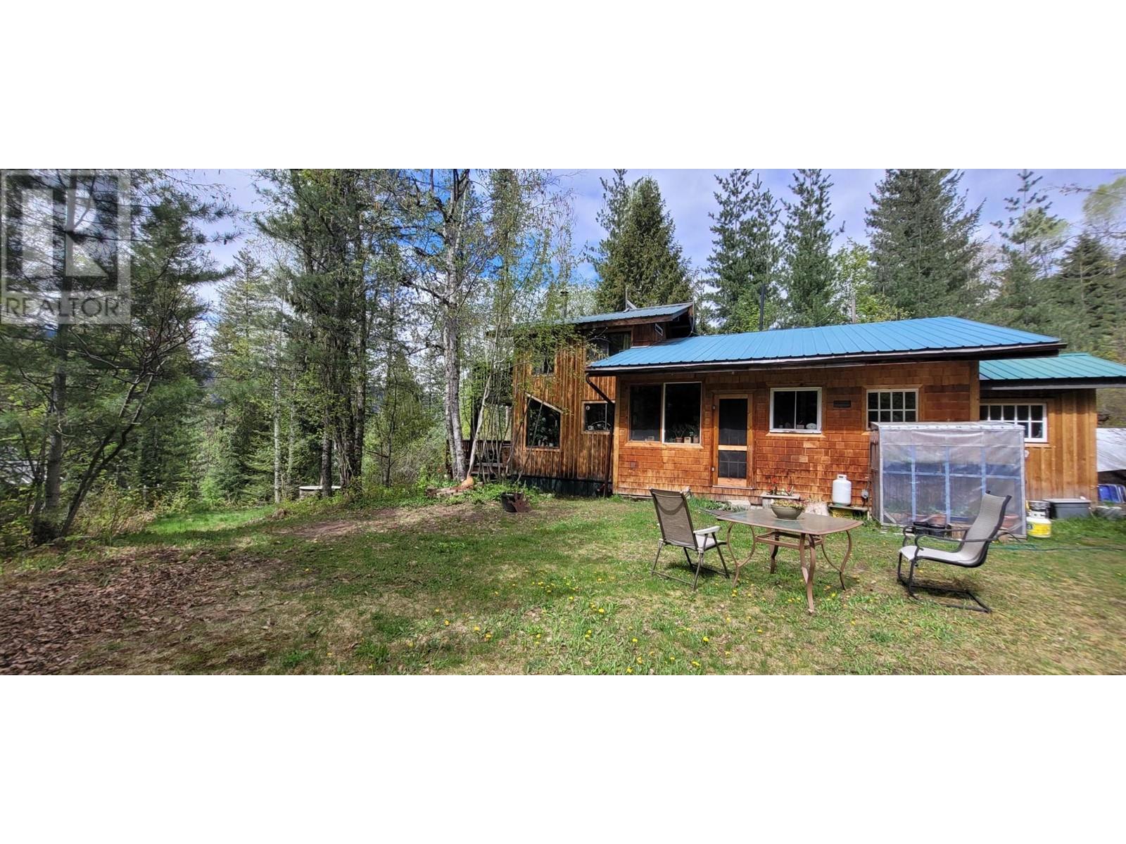 7152 Graham Road, Winlaw, British Columbia  V0G 2J0 - Photo 1 - 10344839