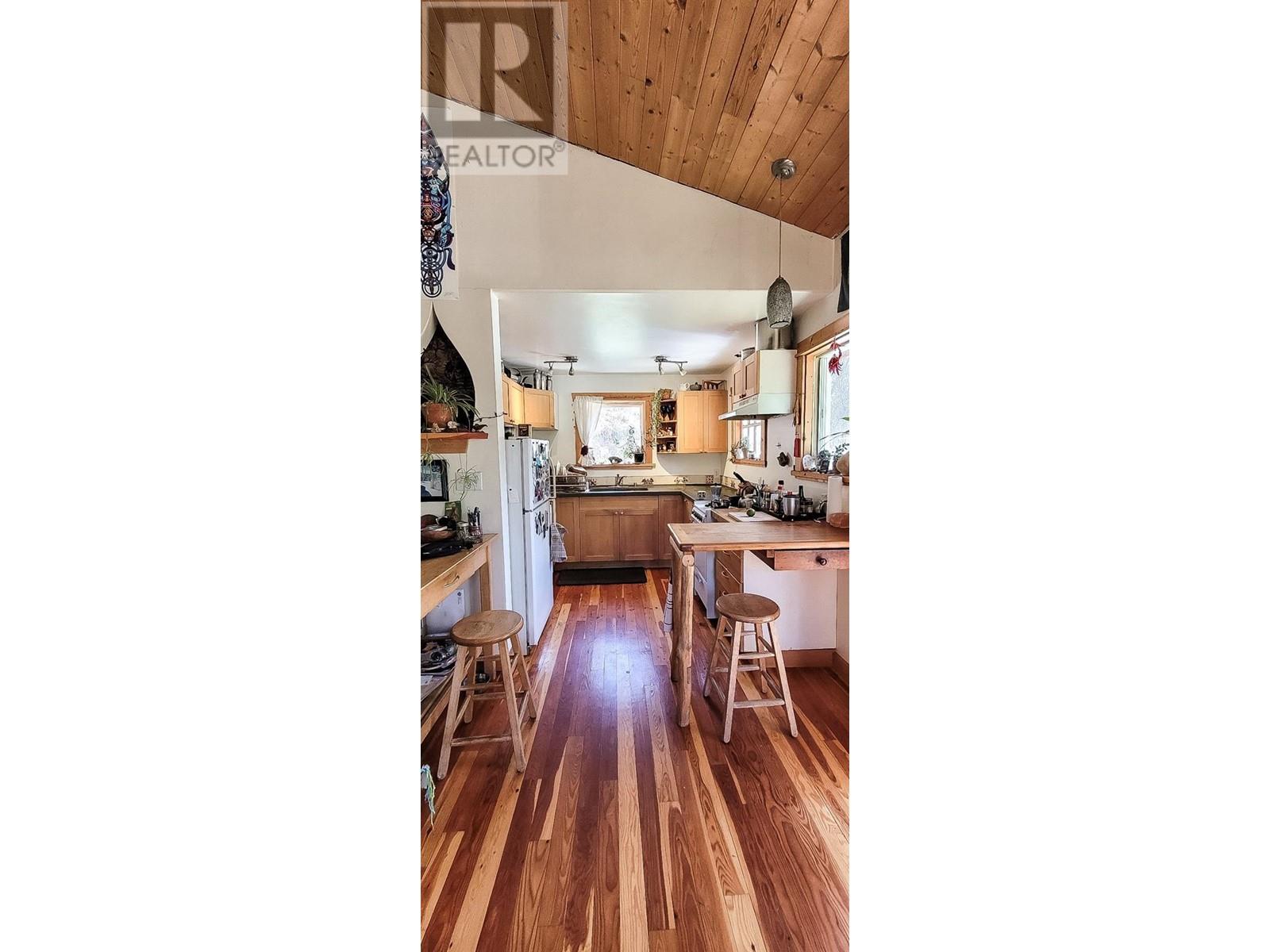 7152 Graham Road, Winlaw, British Columbia  V0G 2J0 - Photo 10 - 10344839