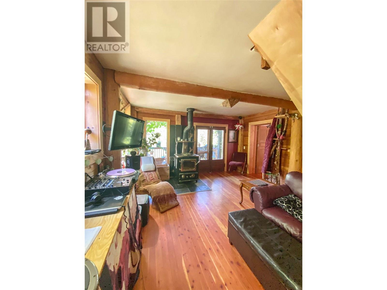 7152 Graham Road, Winlaw, British Columbia  V0G 2J0 - Photo 16 - 10344839