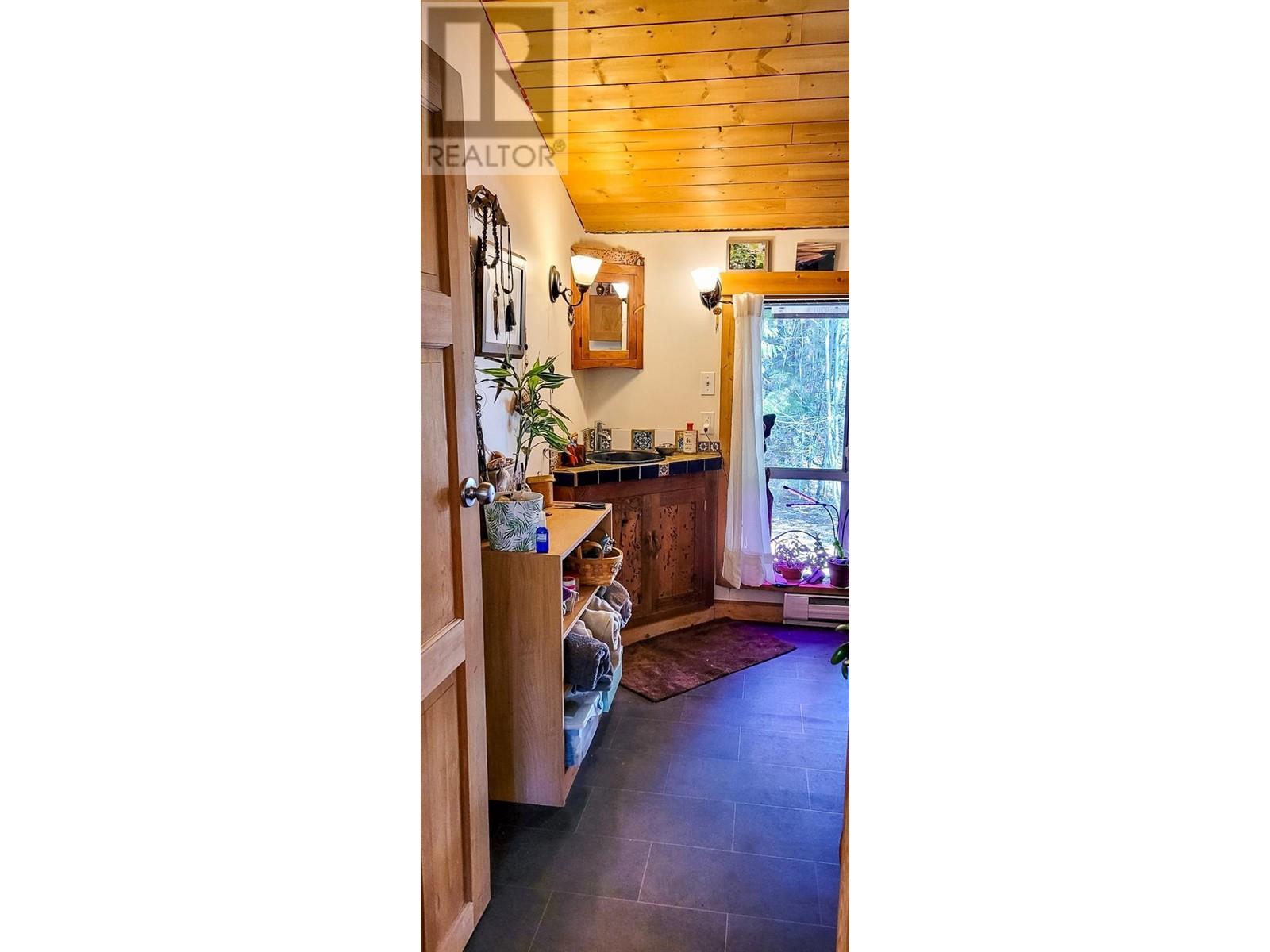 7152 Graham Road, Winlaw, British Columbia  V0G 2J0 - Photo 21 - 10344839