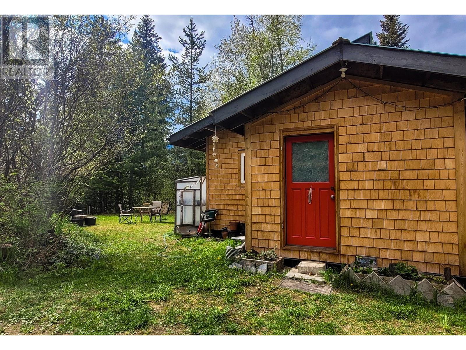 7152 Graham Road, Winlaw, British Columbia  V0G 2J0 - Photo 4 - 10344839