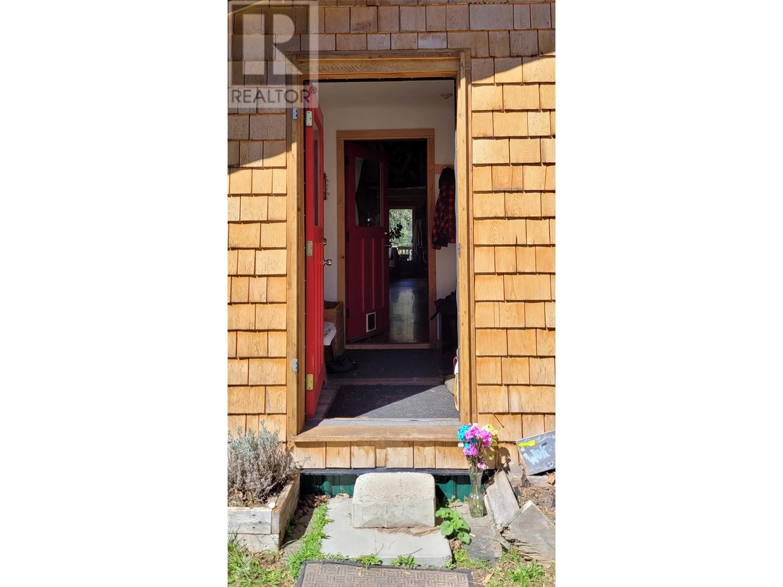 7152 Graham Road, Winlaw, British Columbia  V0G 2J0 - Photo 5 - 10344839