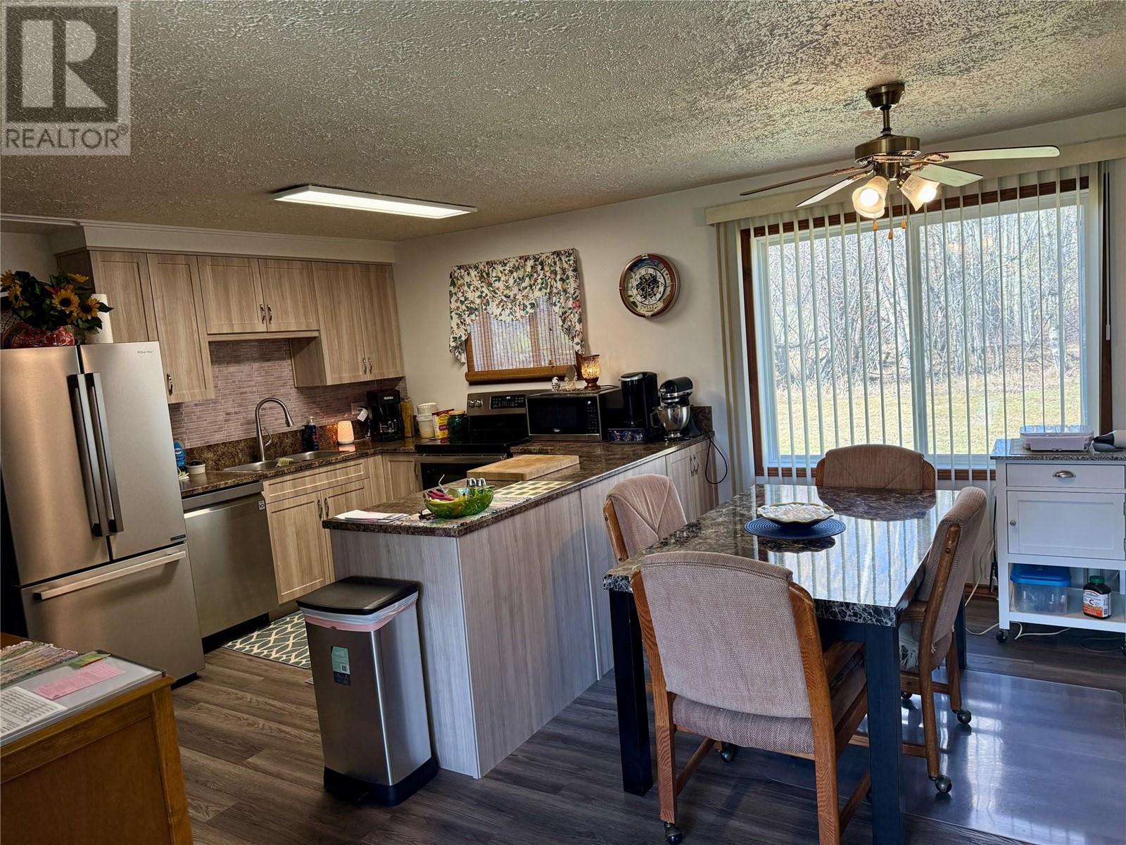 3757 212 Road, Dawson Creek, British Columbia  V1G 4G3 - Photo 5 - 10345939