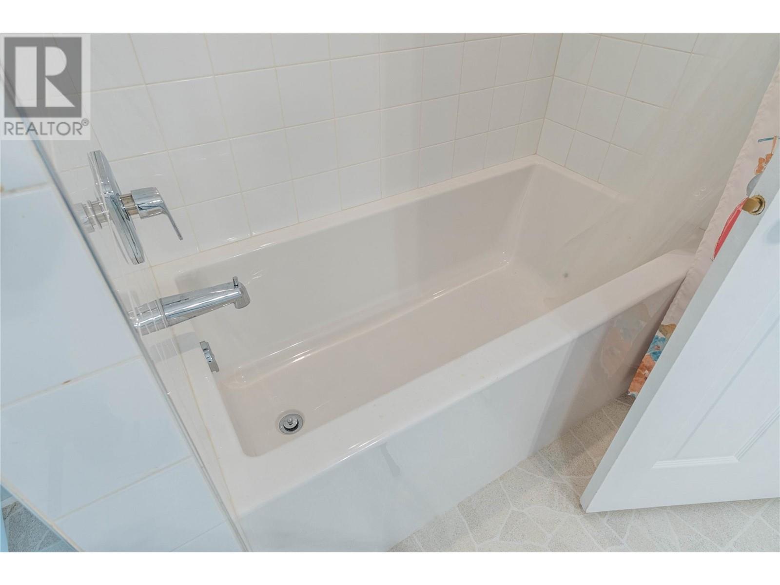 550 Mccurrach Place, Kamloops, British Columbia  V2B 8R1 - Photo 23 - 10345660