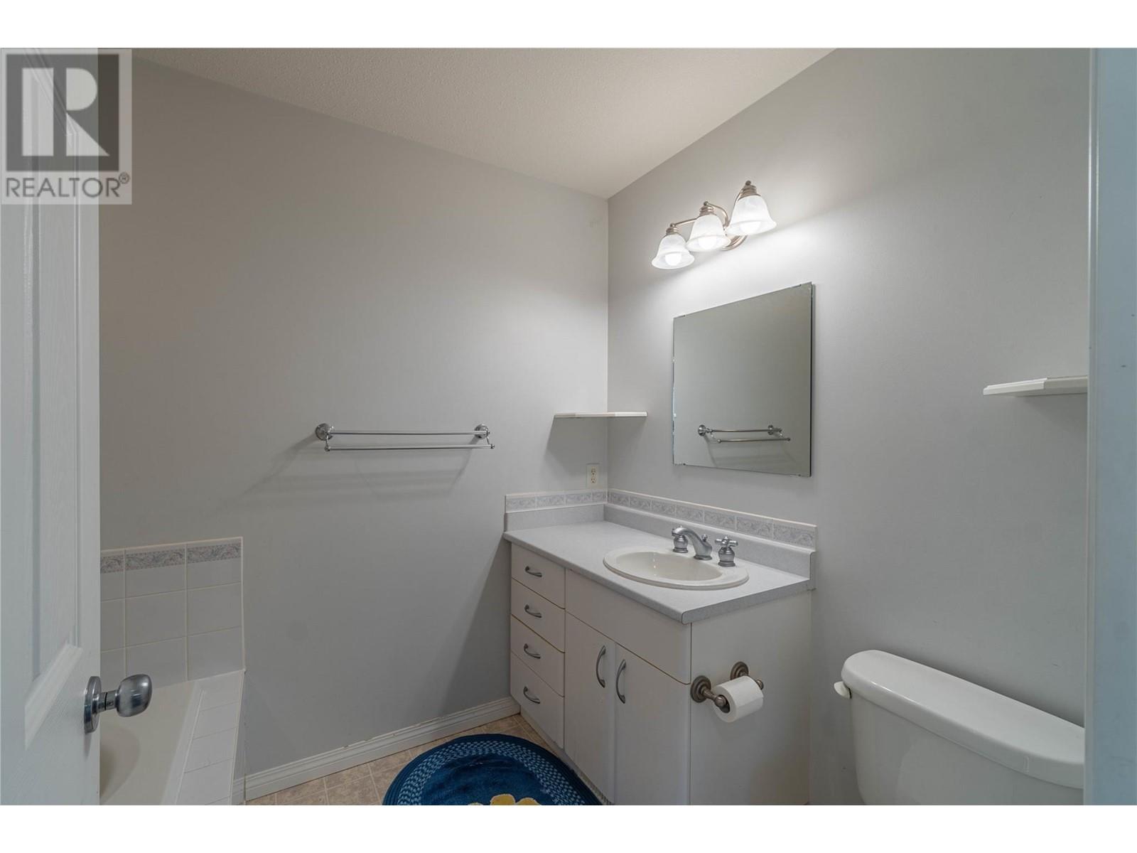 550 Mccurrach Place, Kamloops, British Columbia  V2B 8R1 - Photo 33 - 10345660