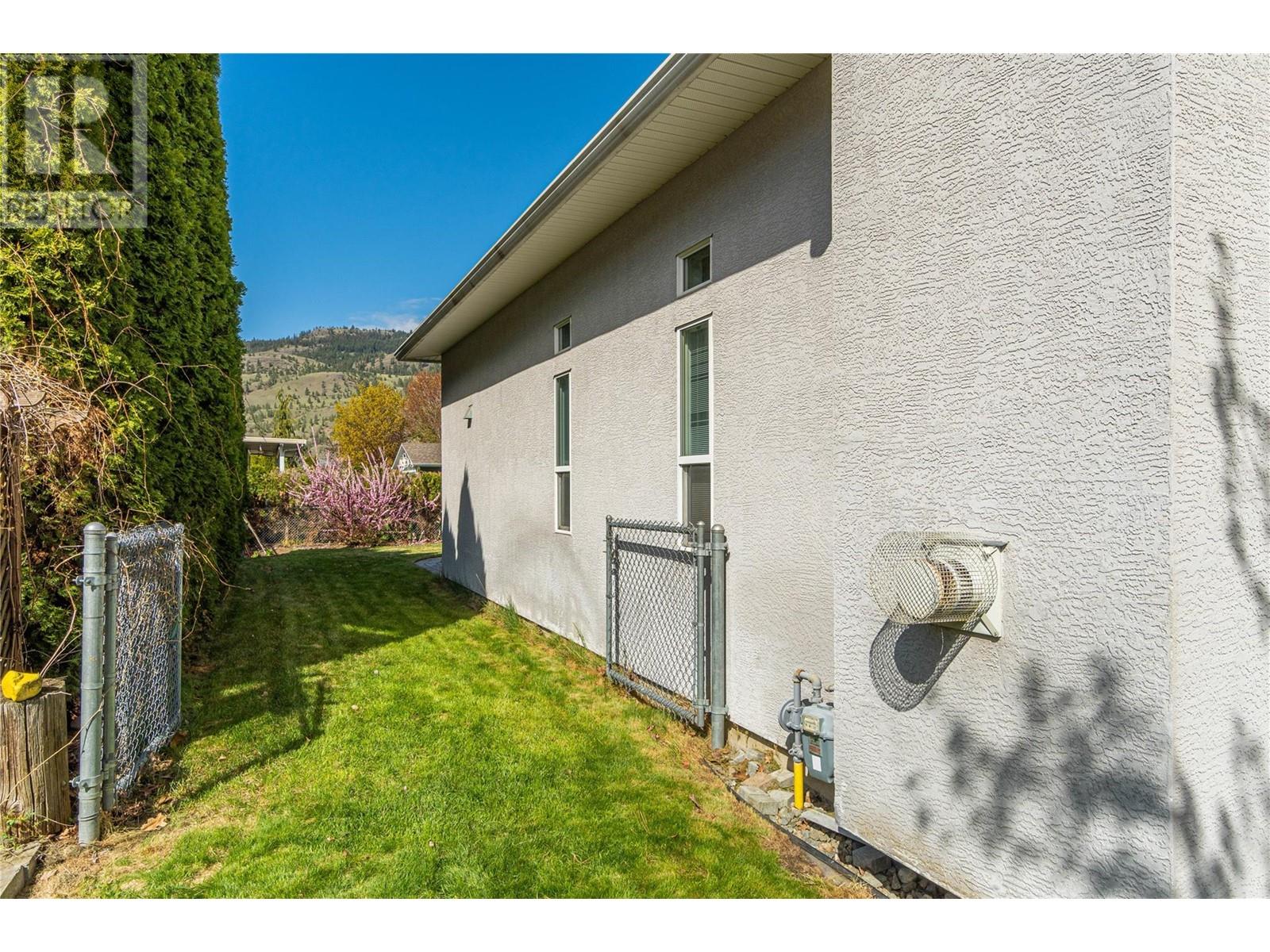 550 Mccurrach Place, Kamloops, British Columbia  V2B 8R1 - Photo 52 - 10345660
