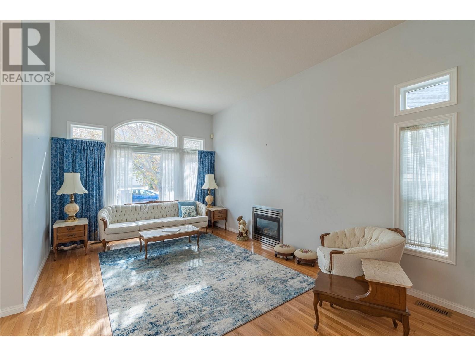 550 Mccurrach Place, Kamloops, British Columbia  V2B 8R1 - Photo 7 - 10345660