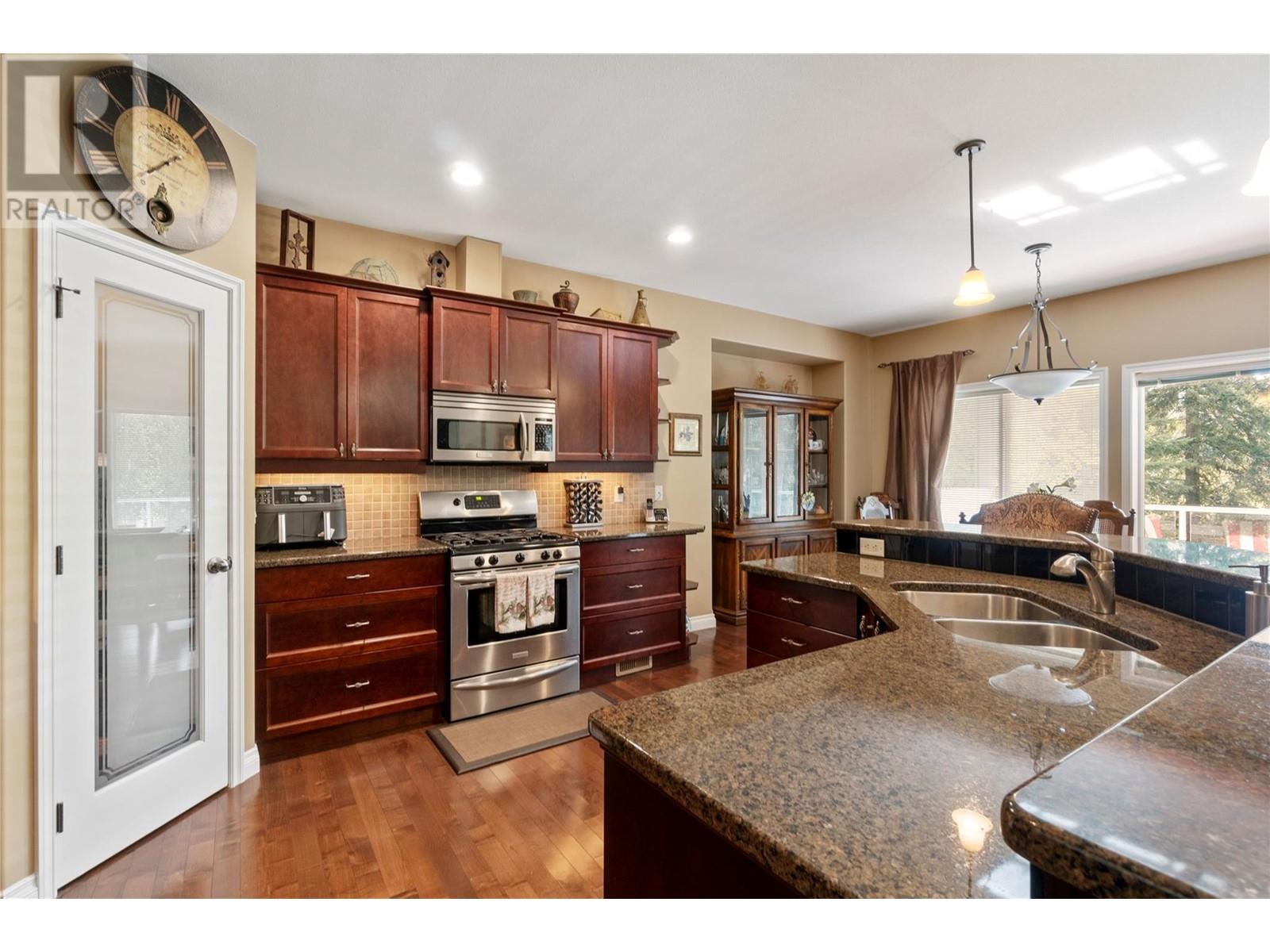 2743 Golf Course Drive, Blind Bay, British Columbia  V0E 1H2 - Photo 15 - 10345328
