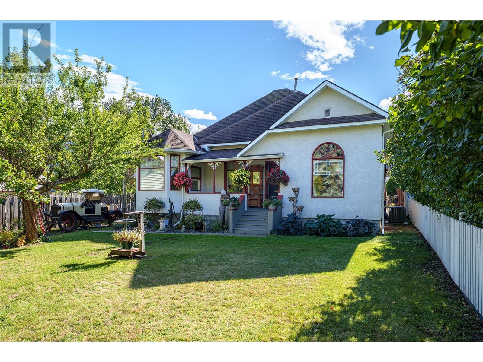 2905 Rosedale Avenue, Armstrong, British Columbia  V0E 1B1 - Photo 1 - 10345940