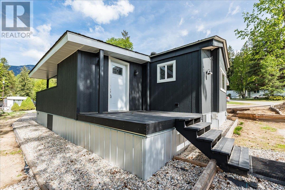 3969 Broadwater Road Unit# 10, Castlegar, British Columbia  V1N 4V5 - Photo 1 - 10345904