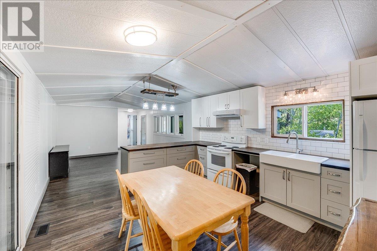 3969 Broadwater Road Unit# 10, Castlegar, British Columbia  V1N 4V5 - Photo 13 - 10345904