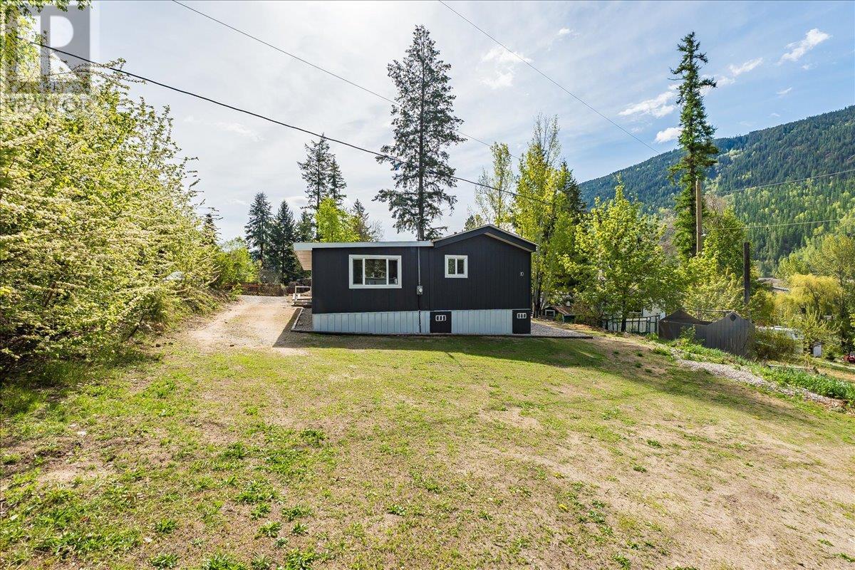 3969 Broadwater Road Unit# 10, Castlegar, British Columbia  V1N 4V5 - Photo 35 - 10345904