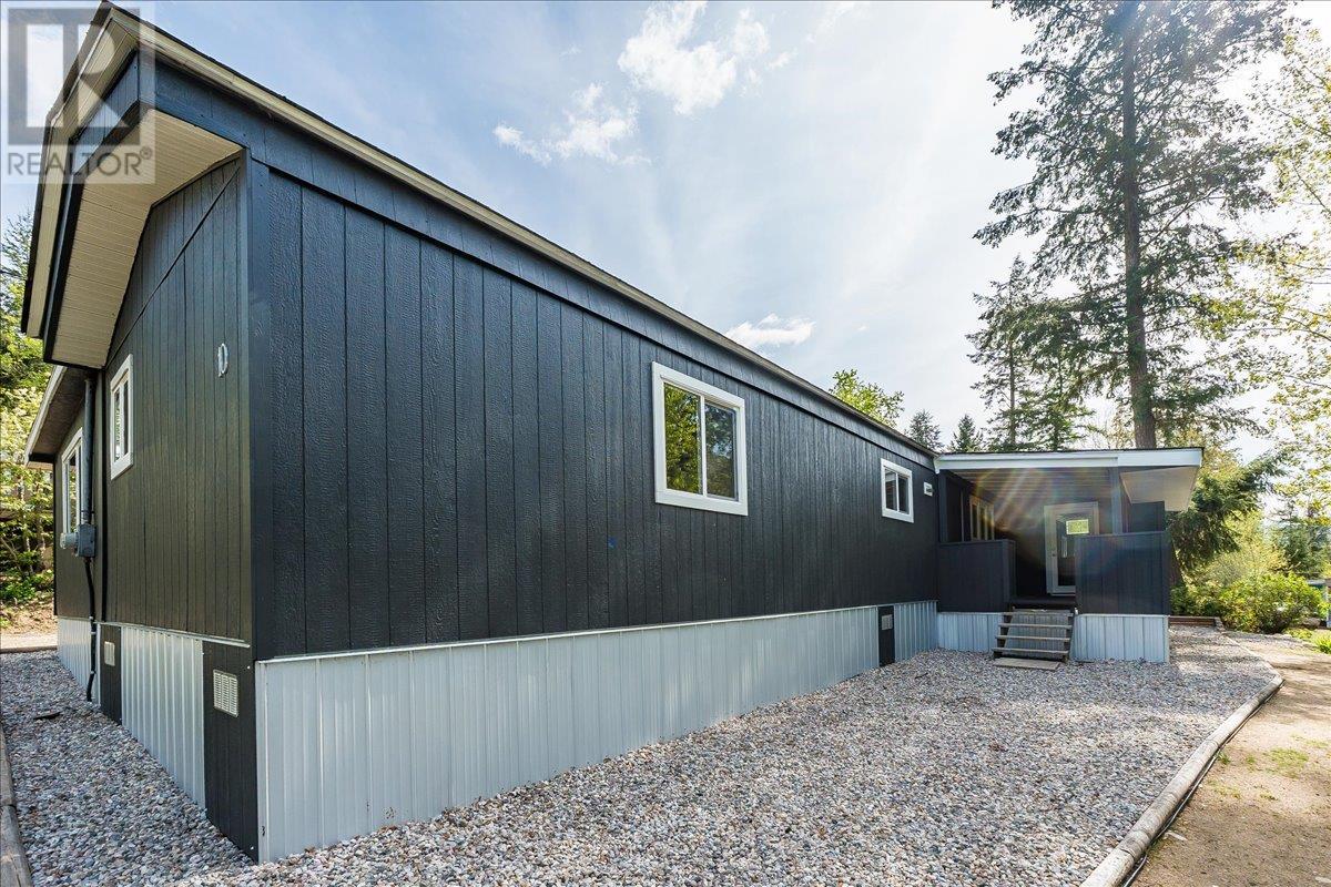 3969 Broadwater Road Unit# 10, Castlegar, British Columbia  V1N 4V5 - Photo 39 - 10345904