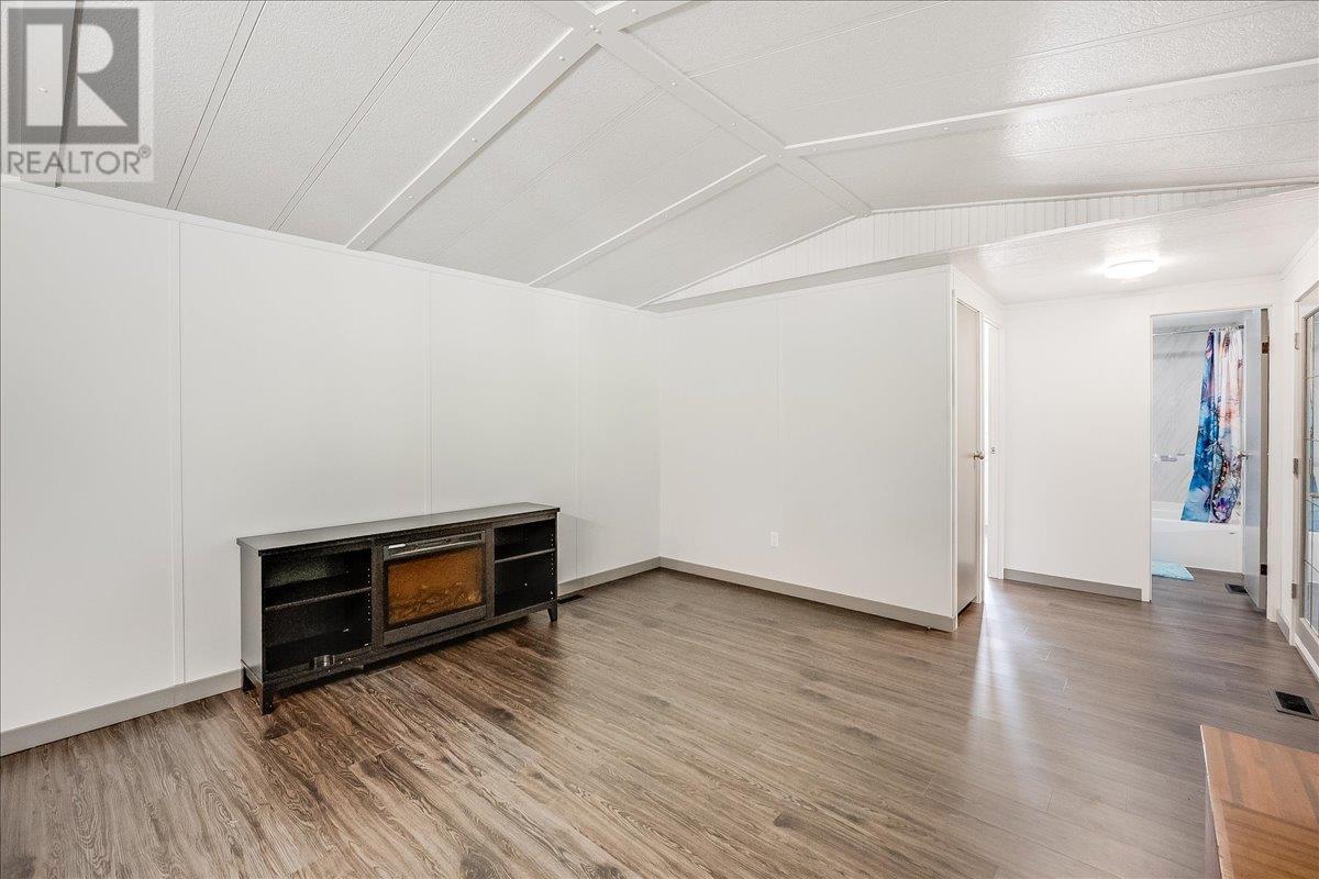 3969 Broadwater Road Unit# 10, Castlegar, British Columbia  V1N 4V5 - Photo 6 - 10345904