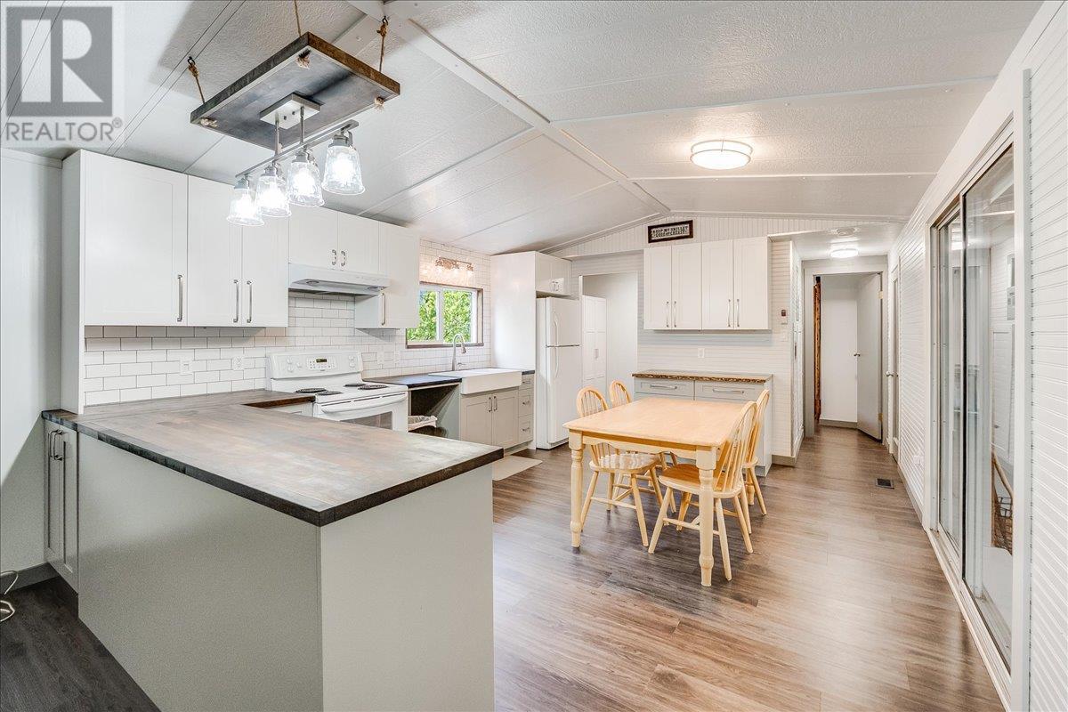 3969 Broadwater Road Unit# 10, Castlegar, British Columbia  V1N 4V5 - Photo 9 - 10345904
