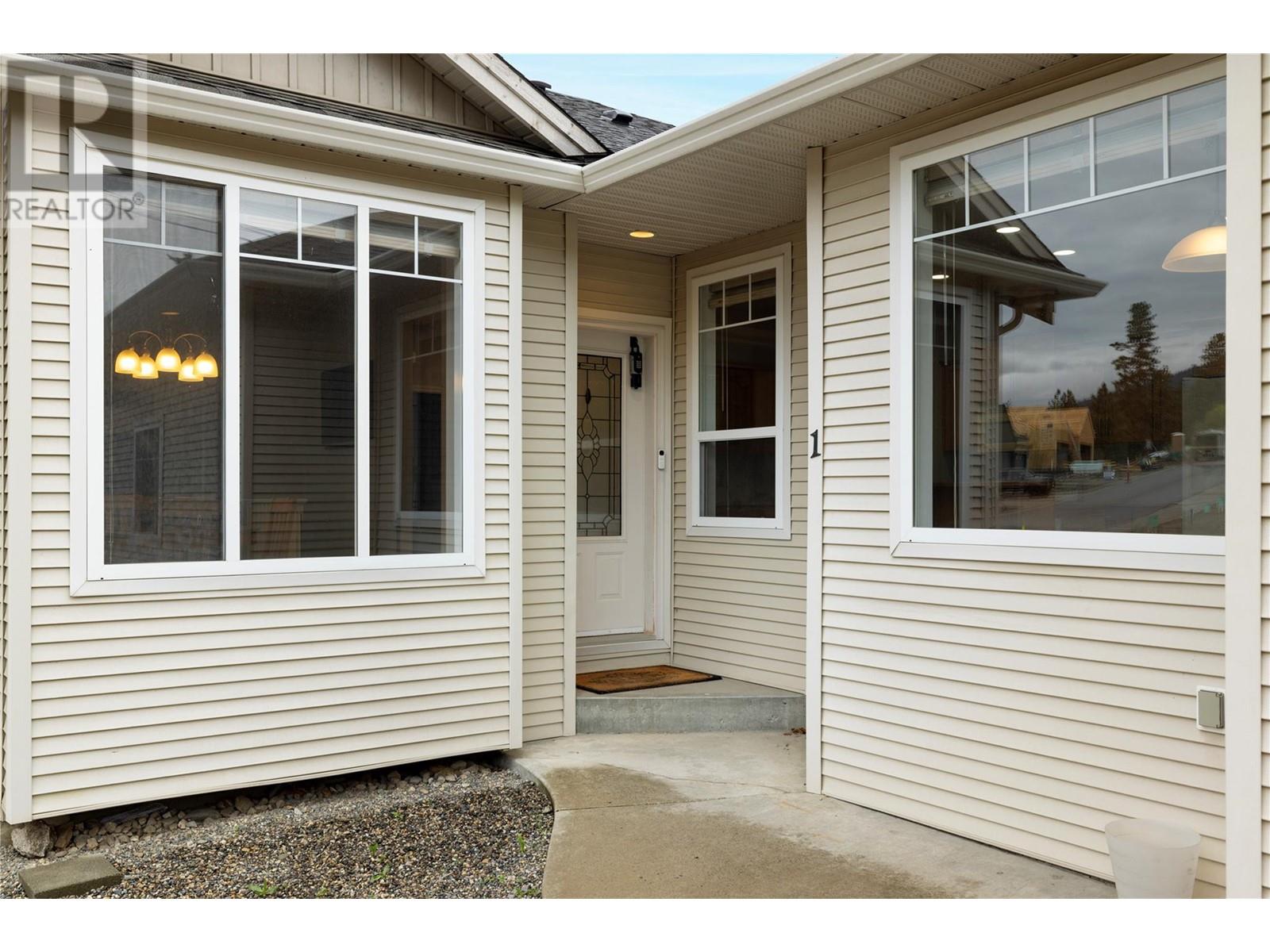 6957 Manning Place Unit# 1, Vernon, British Columbia  V1B 2Y6 - Photo 3 - 10344993