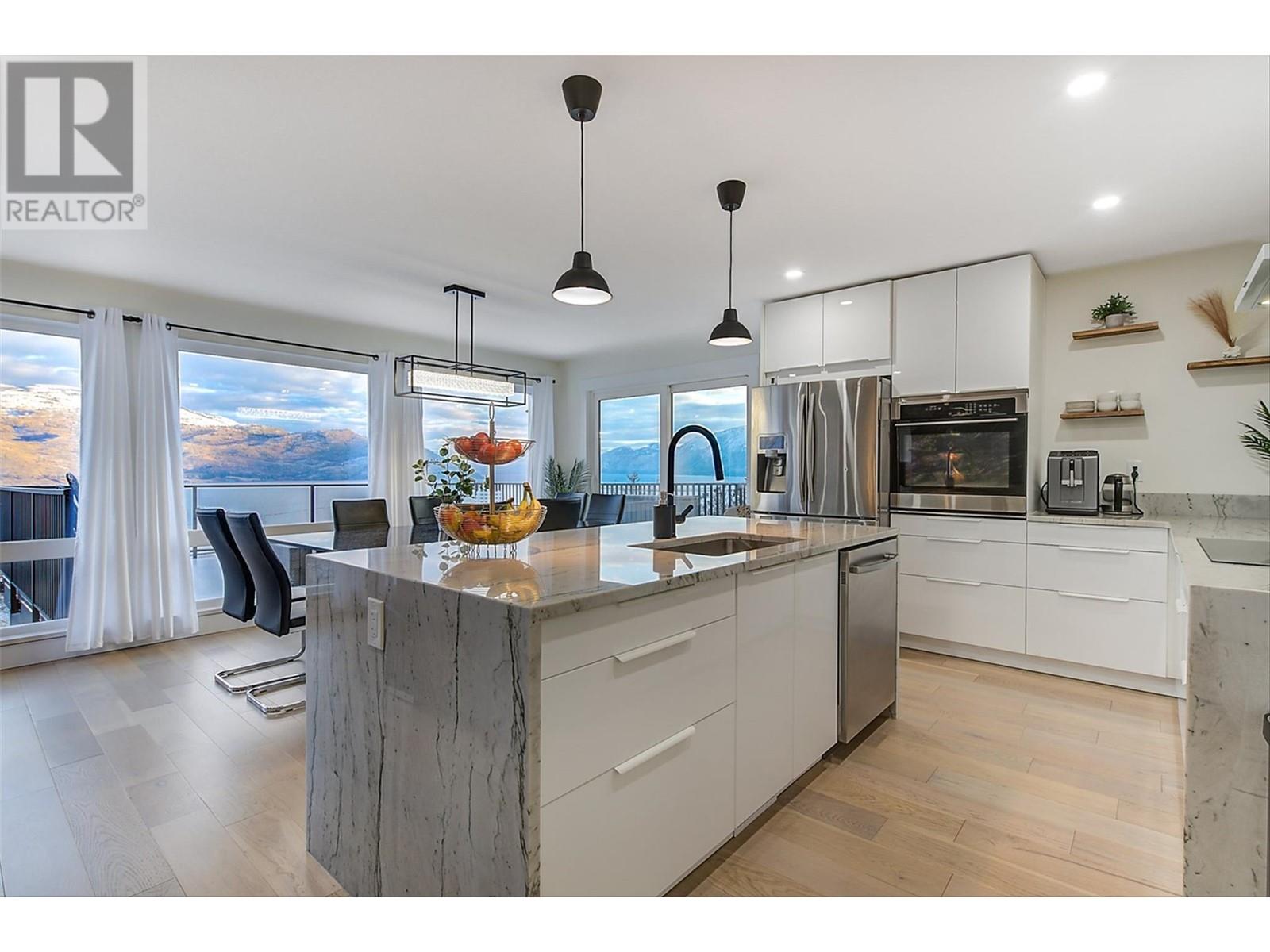 6178 Lipsett Avenue, Peachland, British Columbia  V0H 1X7 - Photo 1 - 10345894