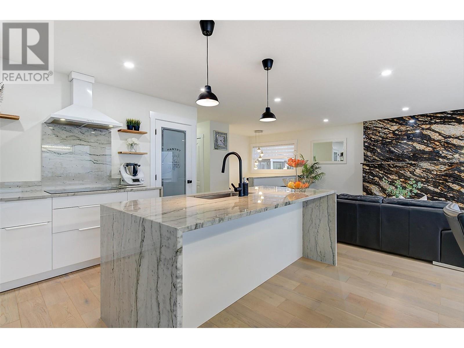 6178 Lipsett Avenue, Peachland, British Columbia  V0H 1X7 - Photo 27 - 10345894