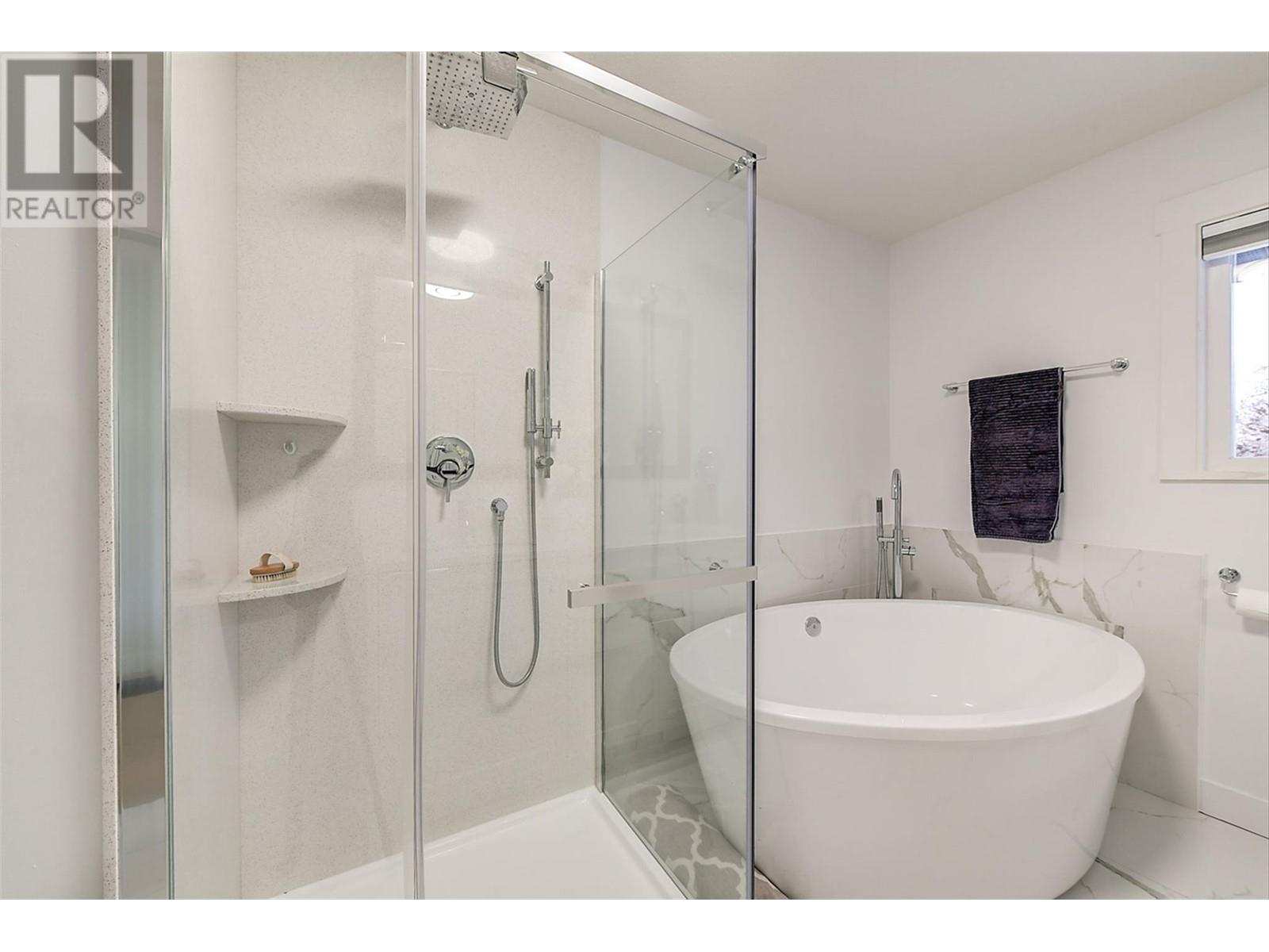 6178 Lipsett Avenue, Peachland, British Columbia  V0H 1X7 - Photo 36 - 10345894