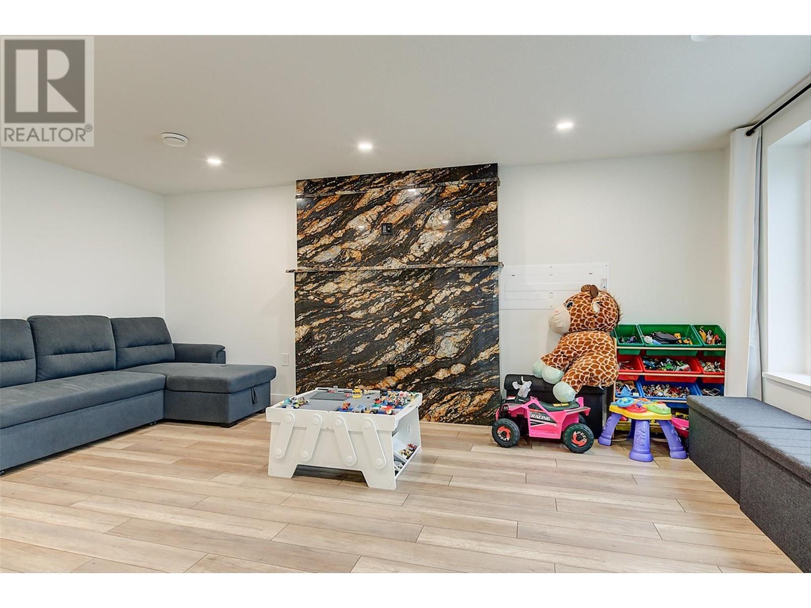 6178 Lipsett Avenue, Peachland, British Columbia  V0H 1X7 - Photo 46 - 10345894