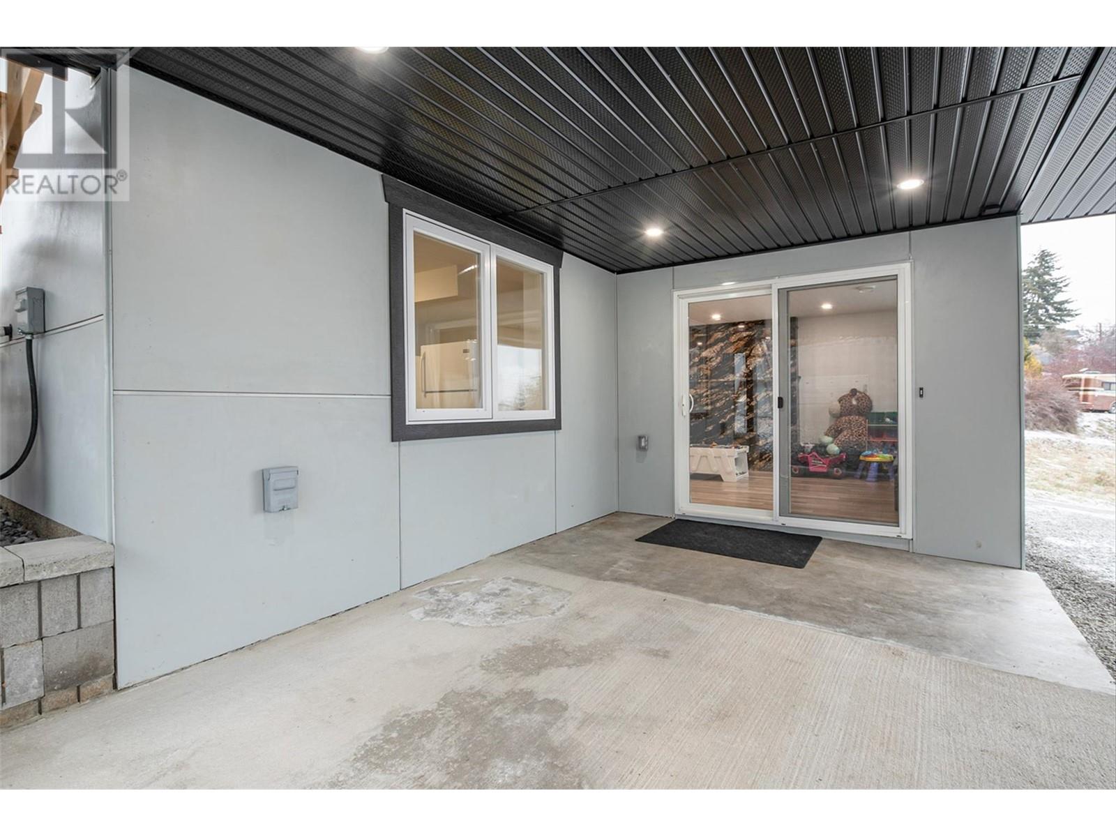 6178 Lipsett Avenue, Peachland, British Columbia  V0H 1X7 - Photo 49 - 10345894