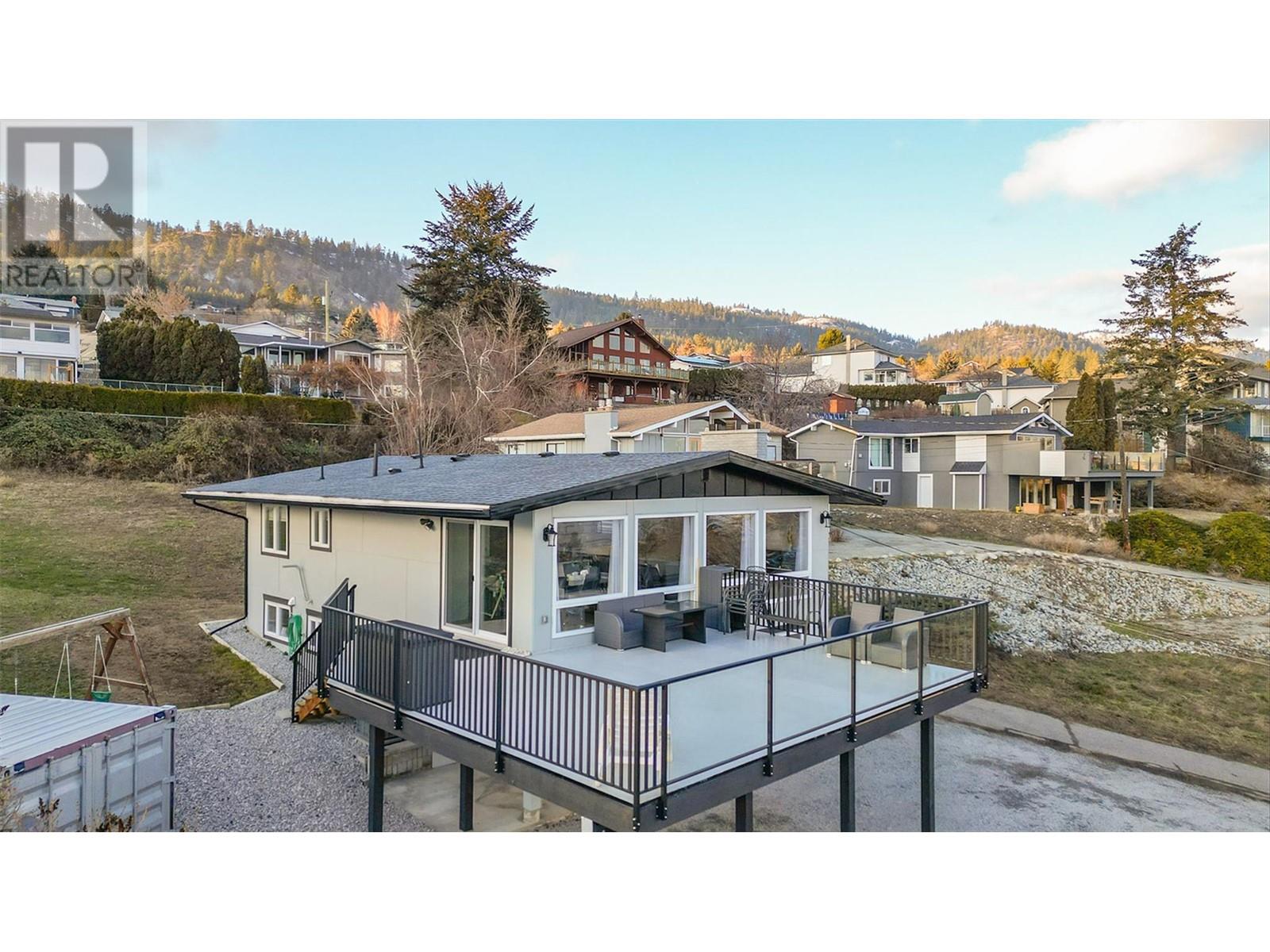 6178 Lipsett Avenue, Peachland, British Columbia  V0H 1X7 - Photo 5 - 10345894