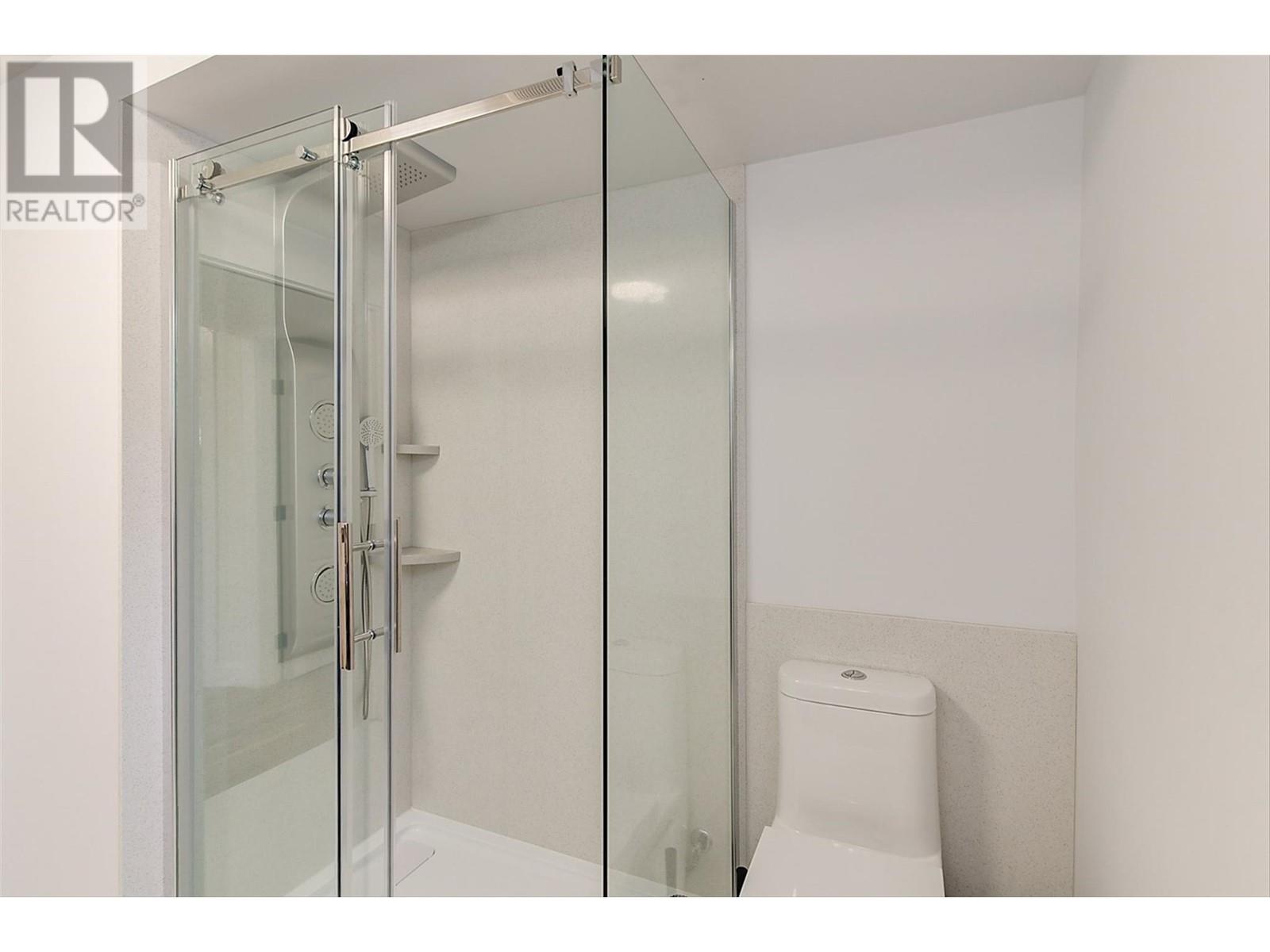 6178 Lipsett Avenue, Peachland, British Columbia  V0H 1X7 - Photo 58 - 10345894