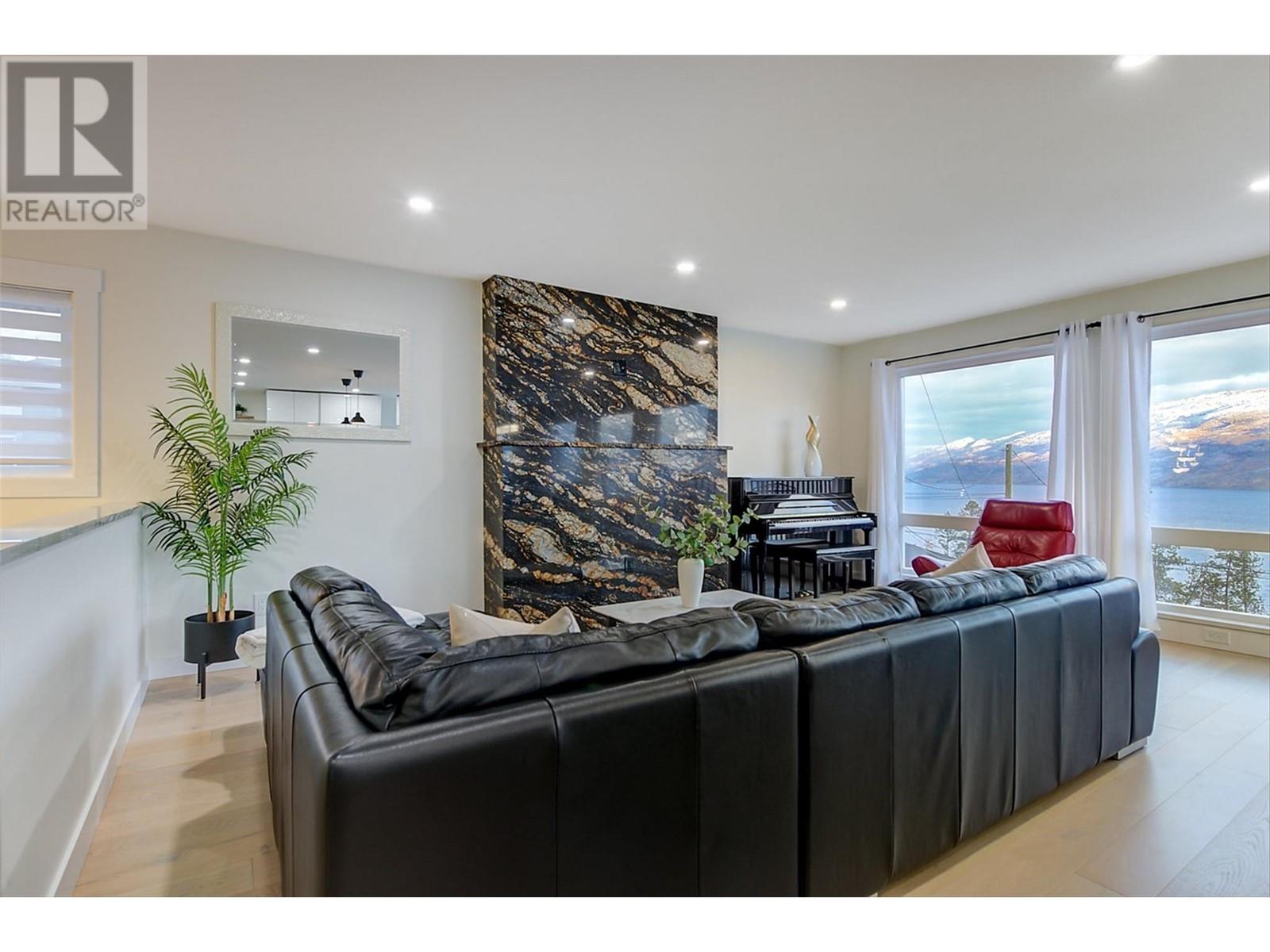6178 Lipsett Avenue, Peachland, British Columbia  V0H 1X7 - Photo 9 - 10345894