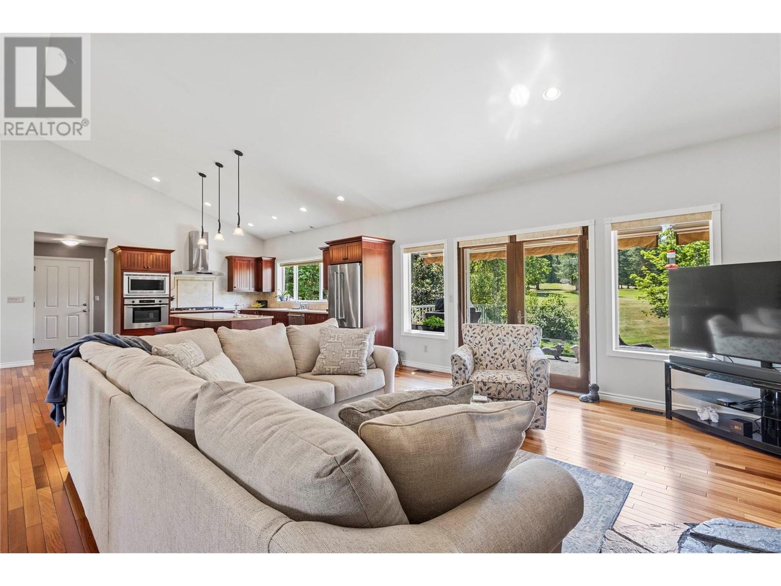 2726 Golf Course Drive, Blind Bay, British Columbia  V0E 1H2 - Photo 21 - 10345229
