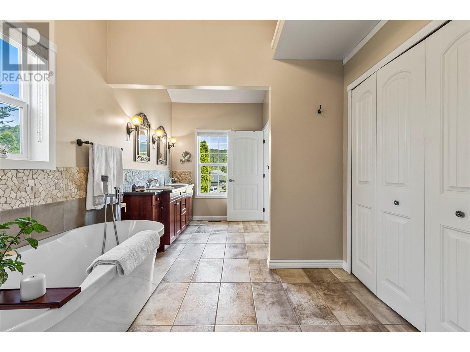 2726 Golf Course Drive, Blind Bay, British Columbia  V0E 1H2 - Photo 34 - 10345229