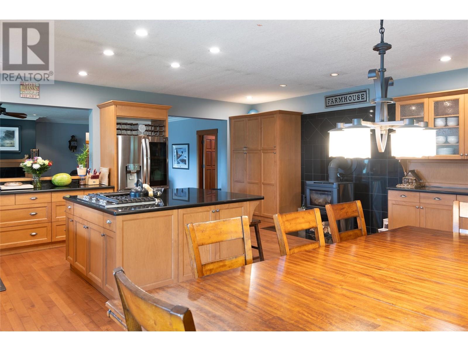 3045 Lindberg Road, Sorrento, British Columbia  V0E 2W1 - Photo 12 - 10345921