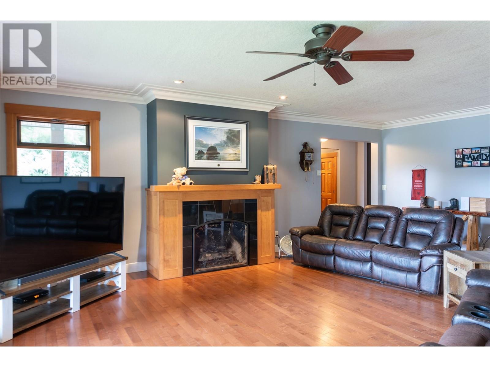 3045 Lindberg Road, Sorrento, British Columbia  V0E 2W1 - Photo 15 - 10345921