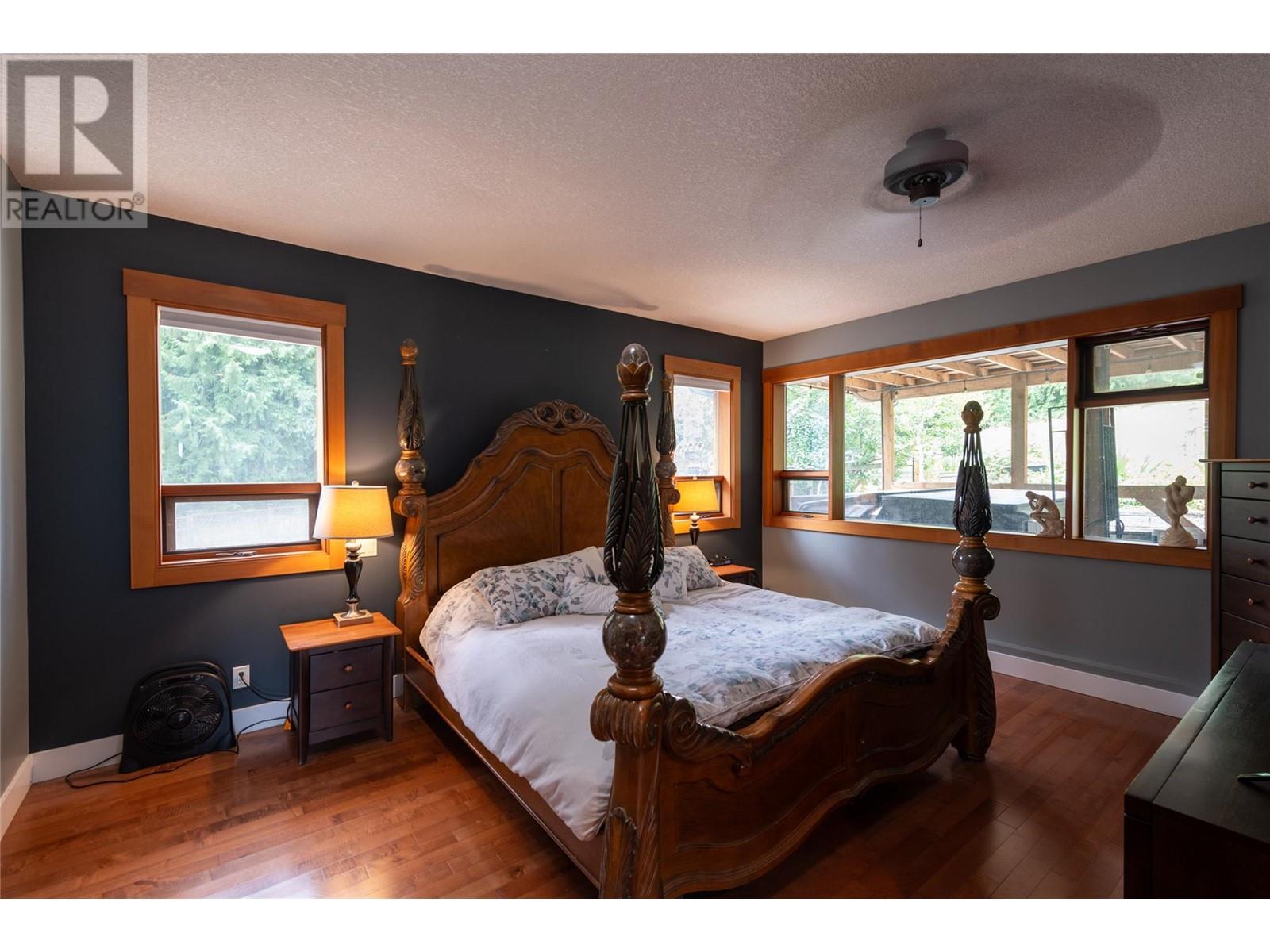 3045 Lindberg Road, Sorrento, British Columbia  V0E 2W1 - Photo 16 - 10345921