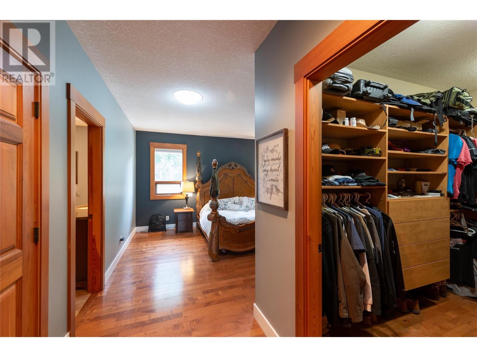3045 Lindberg Road, Sorrento, British Columbia  V0E 2W1 - Photo 18 - 10345921