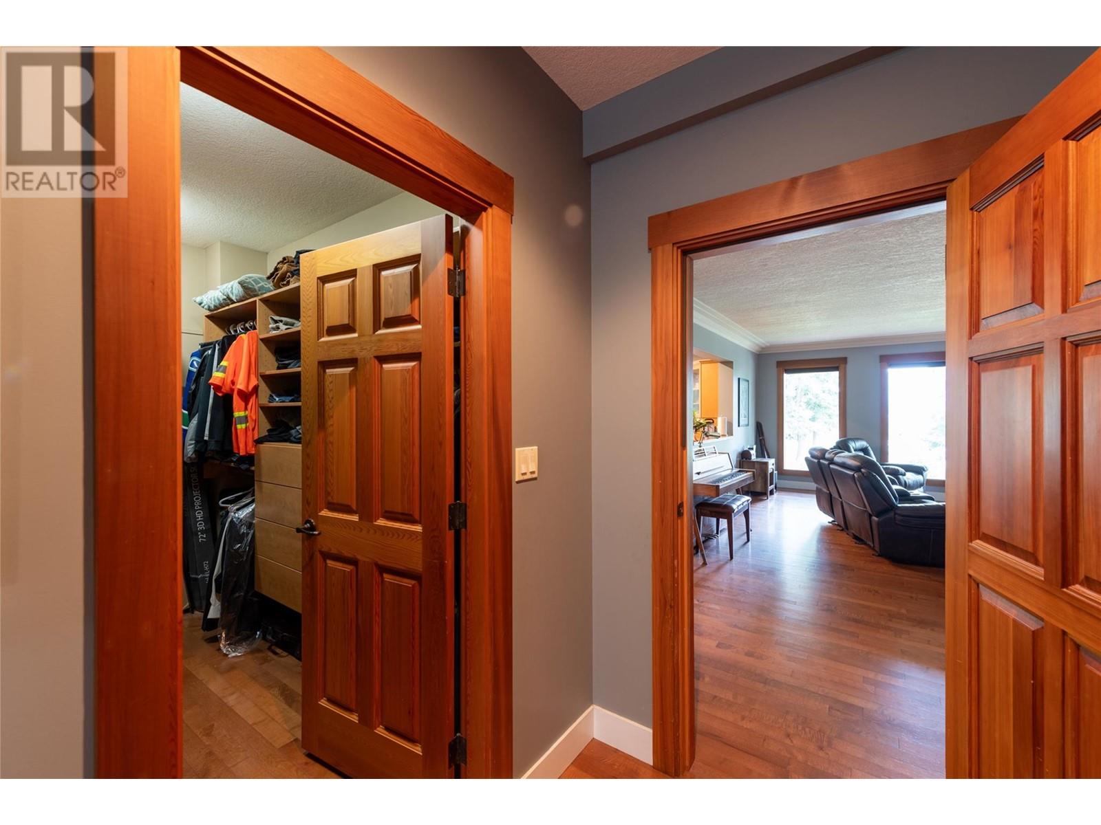 3045 Lindberg Road, Sorrento, British Columbia  V0E 2W1 - Photo 19 - 10345921
