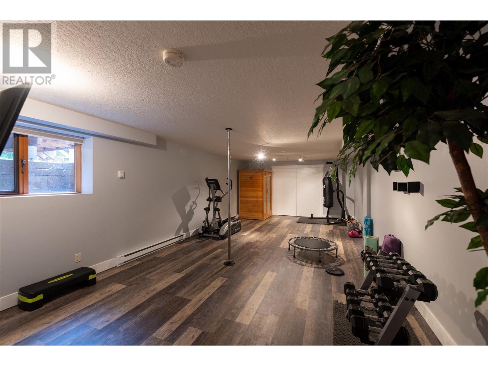3045 Lindberg Road, Sorrento, British Columbia  V0E 2W1 - Photo 28 - 10345921