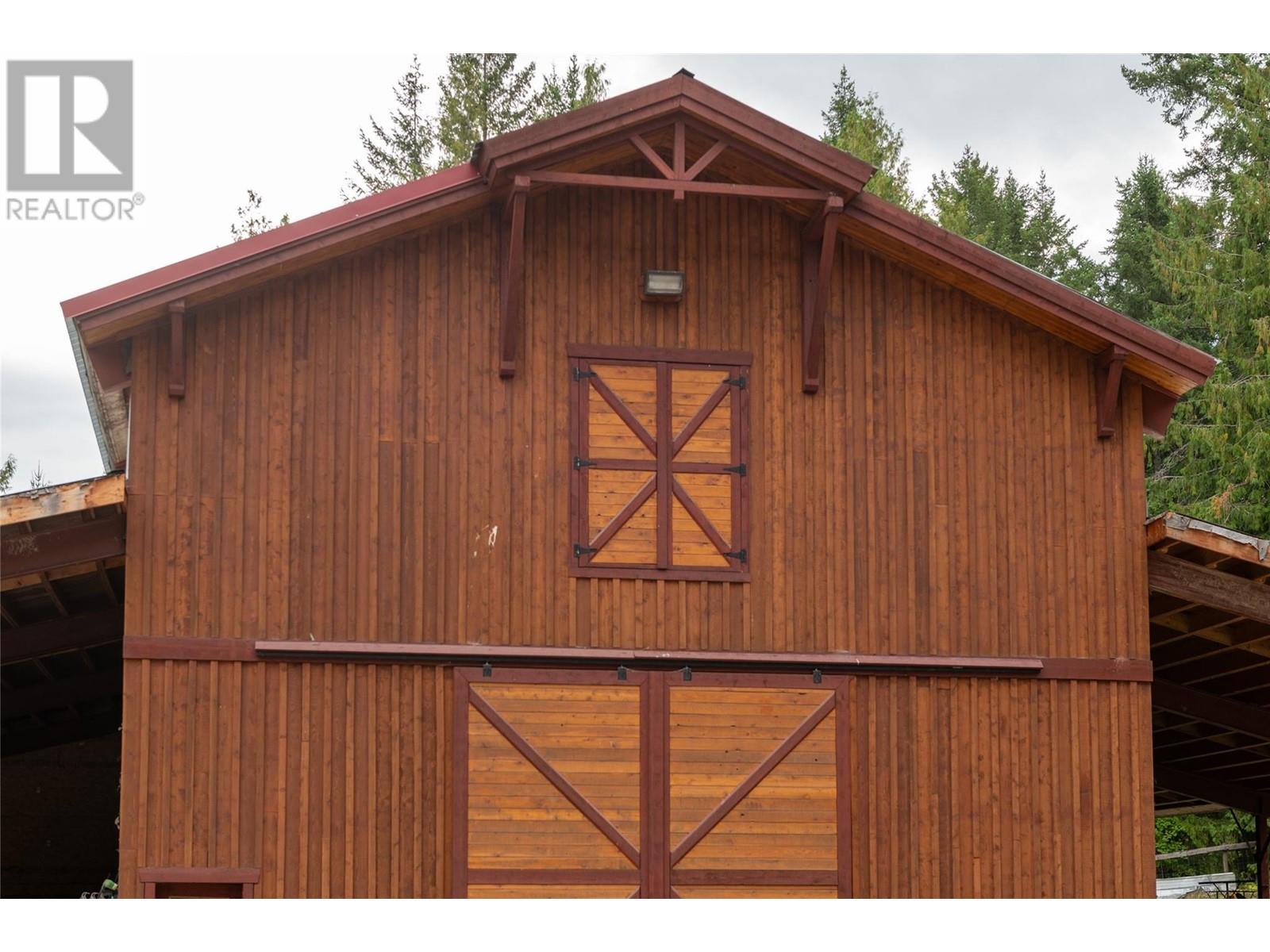 3045 Lindberg Road, Sorrento, British Columbia  V0E 2W1 - Photo 31 - 10345921
