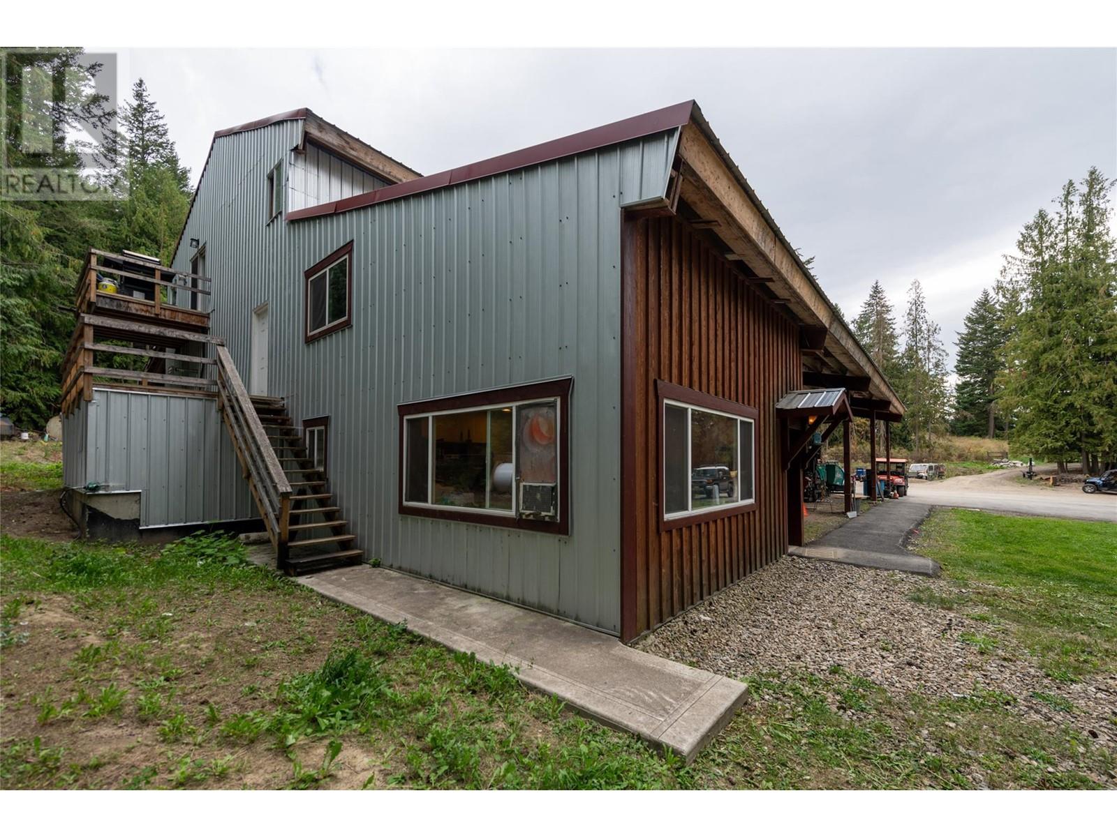 3045 Lindberg Road, Sorrento, British Columbia  V0E 2W1 - Photo 32 - 10345921