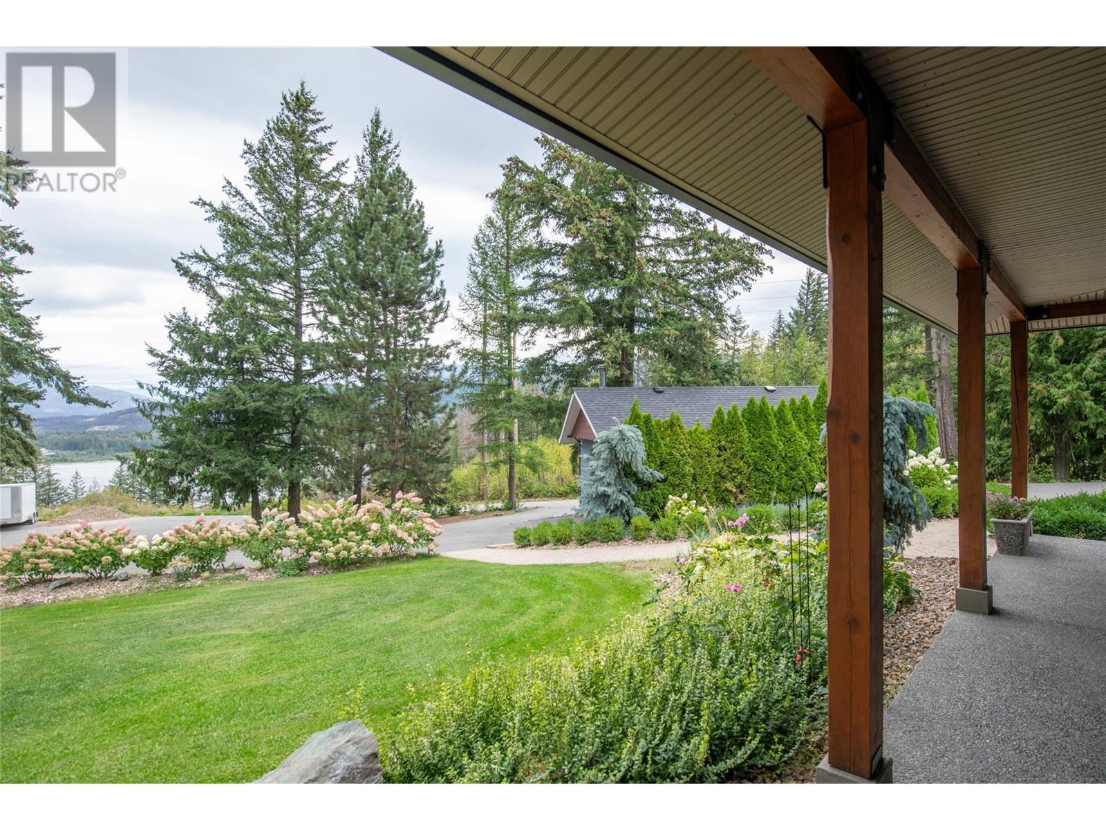 3045 Lindberg Road, Sorrento, British Columbia  V0E 2W1 - Photo 34 - 10345921