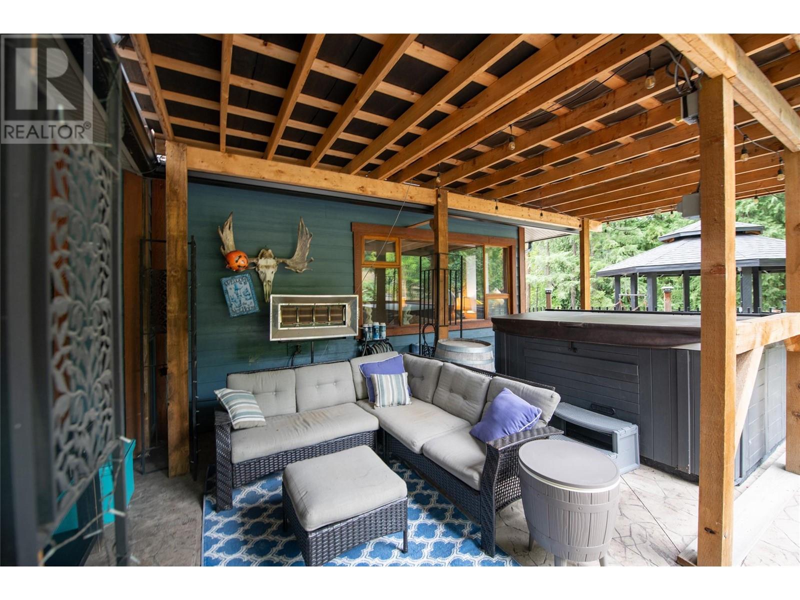 3045 Lindberg Road, Sorrento, British Columbia  V0E 2W1 - Photo 37 - 10345921