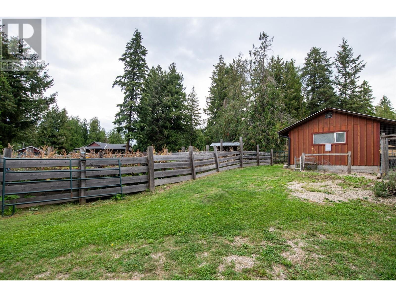 3045 Lindberg Road, Sorrento, British Columbia  V0E 2W1 - Photo 40 - 10345921