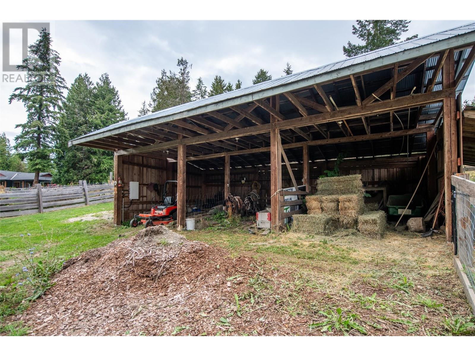 3045 Lindberg Road, Sorrento, British Columbia  V0E 2W1 - Photo 41 - 10345921