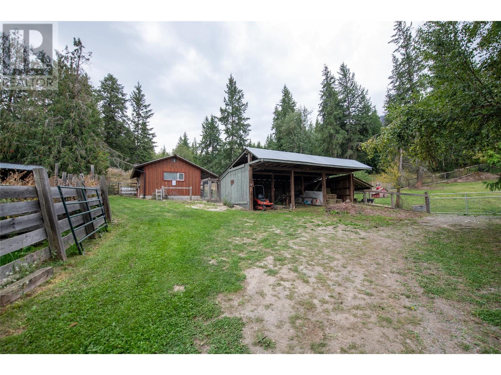 3045 Lindberg Road, Sorrento, British Columbia  V0E 2W1 - Photo 42 - 10345921
