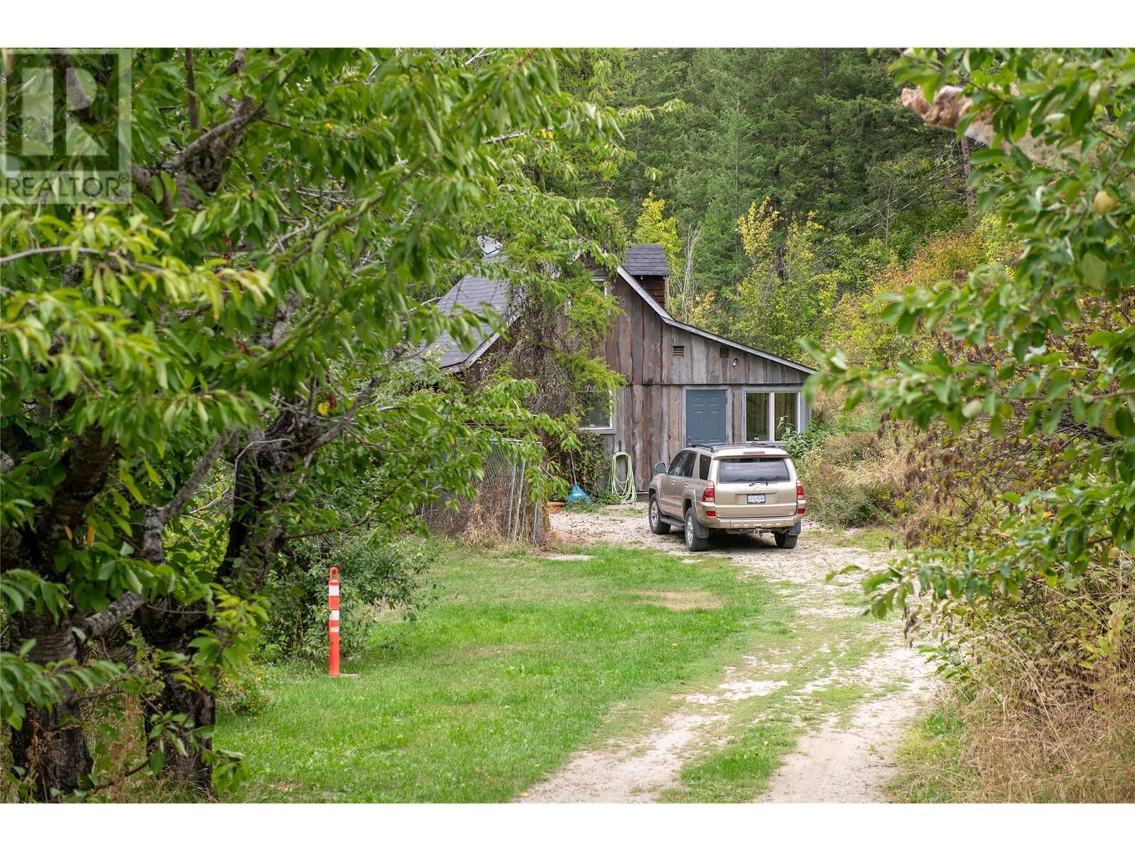 3045 Lindberg Road, Sorrento, British Columbia  V0E 2W1 - Photo 43 - 10345921