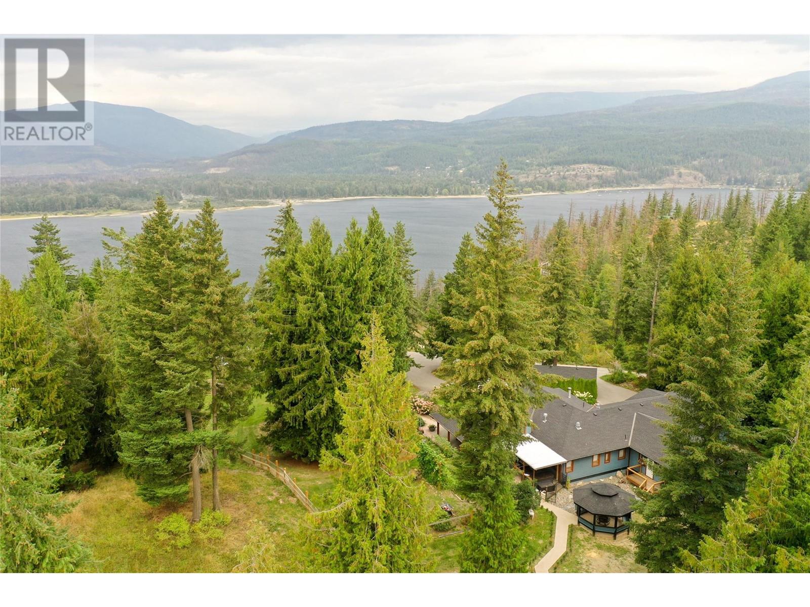 3045 Lindberg Road, Sorrento, British Columbia  V0E 2W1 - Photo 49 - 10345921