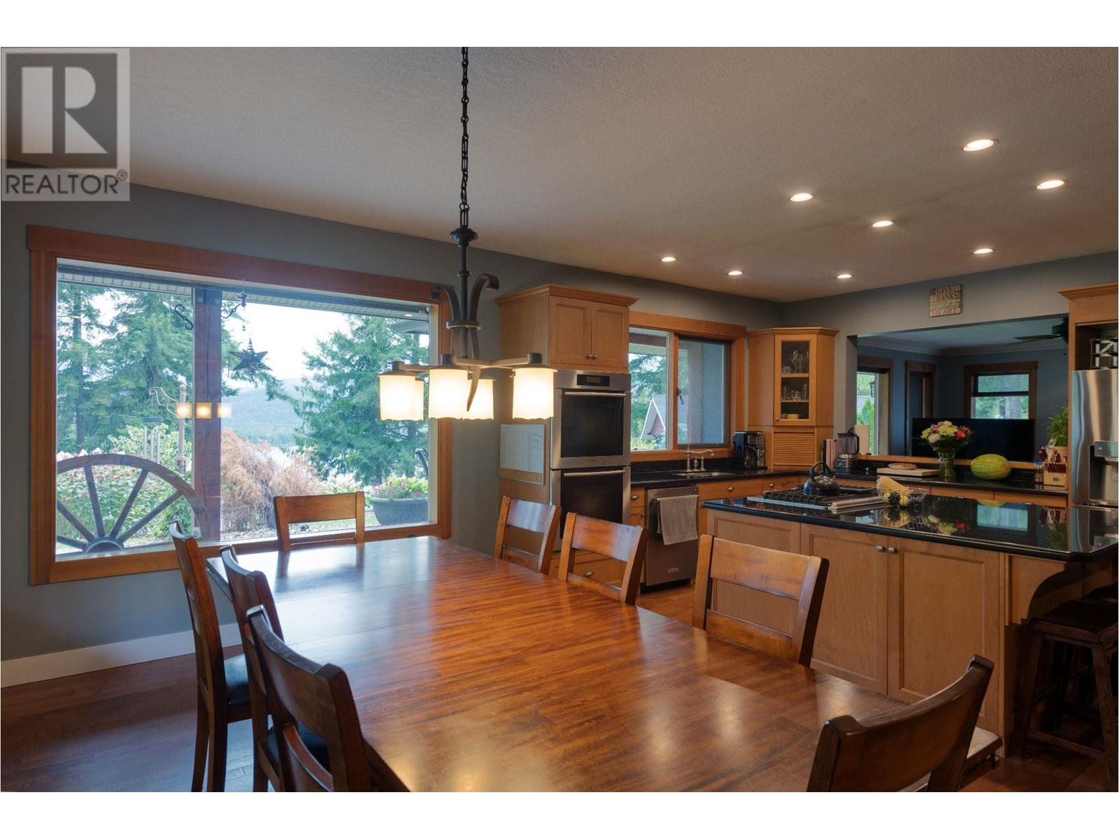 3045 Lindberg Road, Sorrento, British Columbia  V0E 2W1 - Photo 8 - 10345921